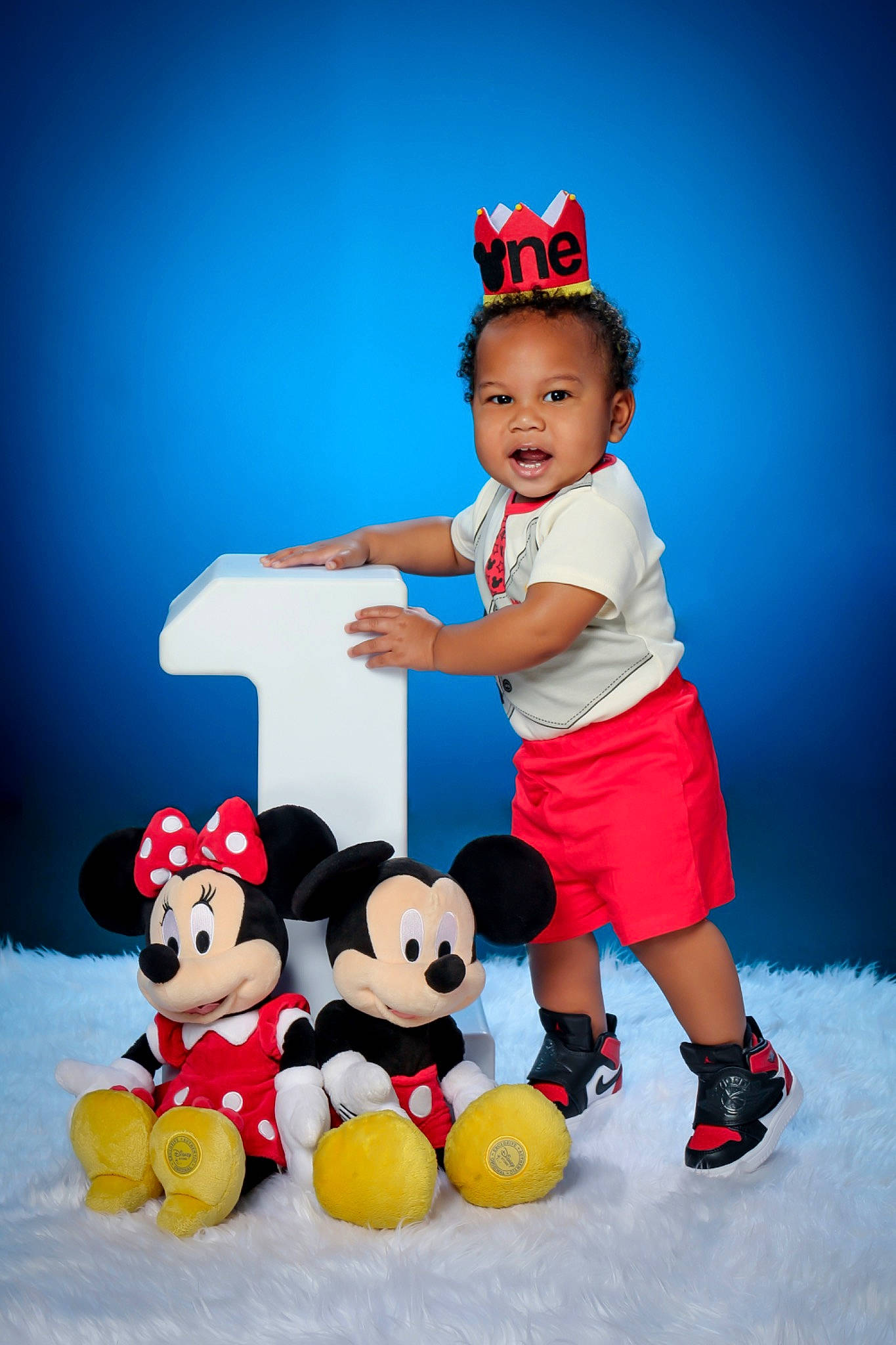 Kaidence joined the competition — help win amazing prizes! baby, baby_toddler_clothing, child, electric_blue, event, fictional_character, flash_photography, fun, gesture, happy, holiday, leisure, person, product, recreation, red, shorts, stuffed_toy, t_shirt, toddler