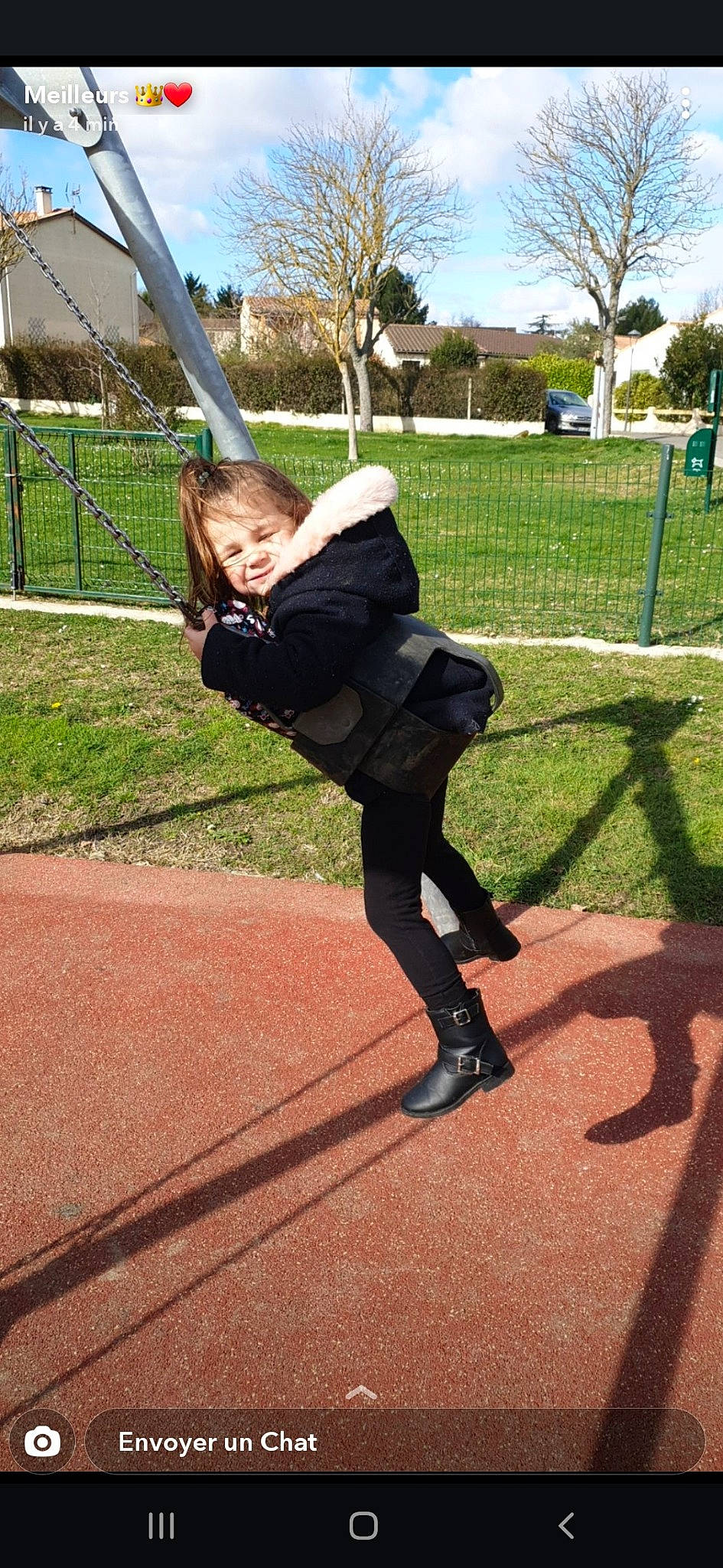 Nahë participe au concours pour gagner de l'argent avec cette photo : leg, person, recreation