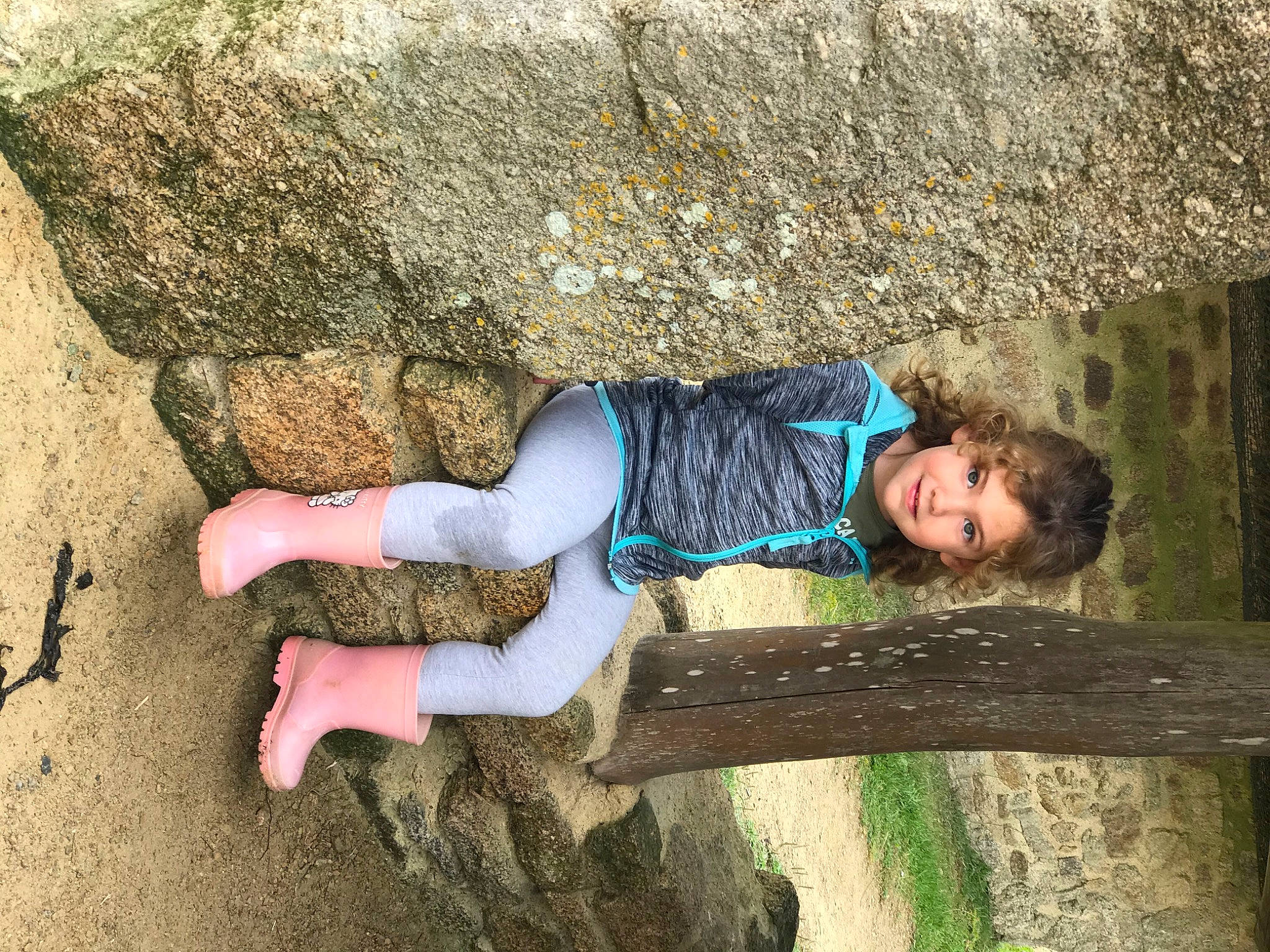 Hanna participe au concours pour gagner de l'argent avec cette photo : fun, joy, person, tree, vacation