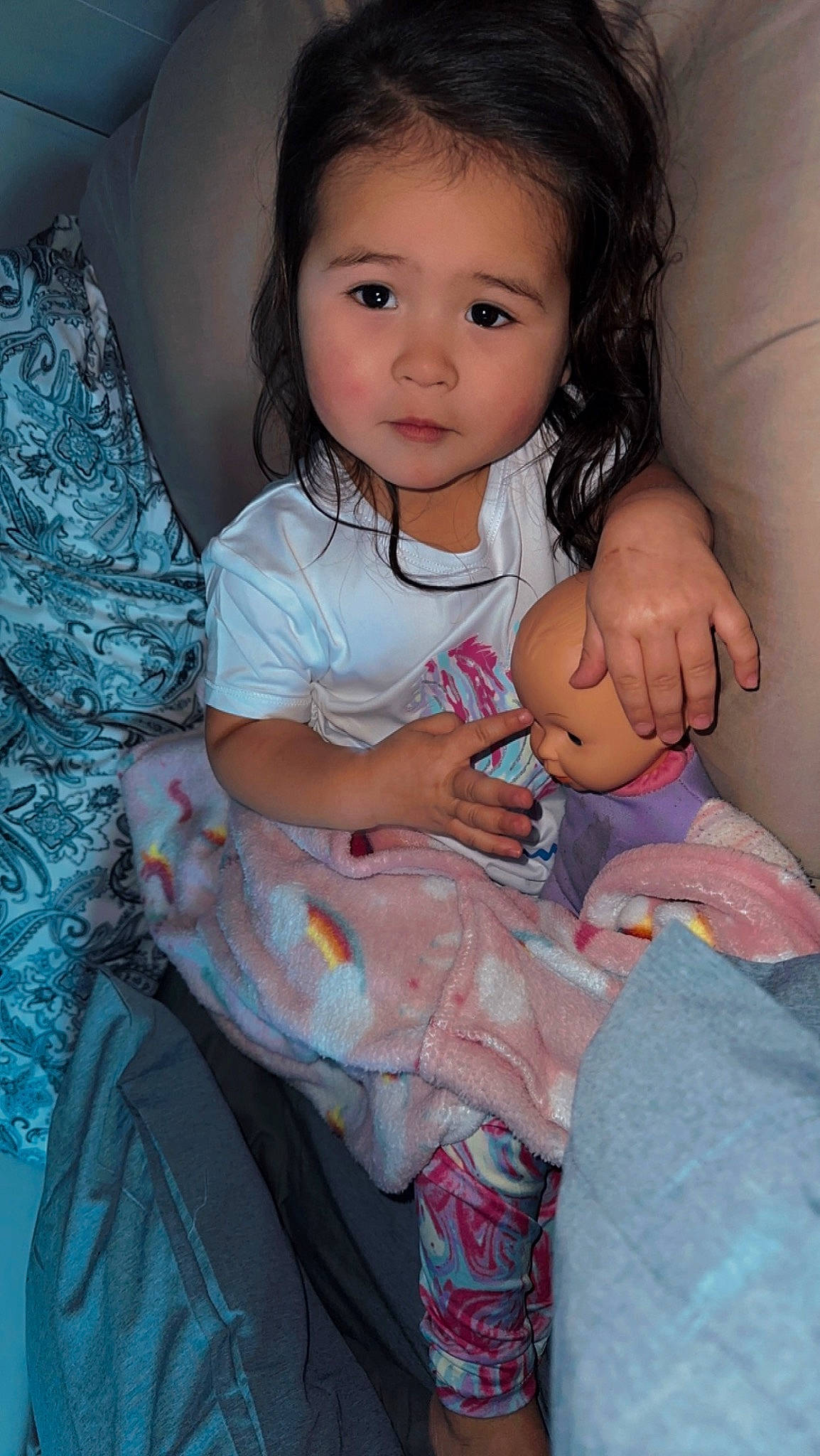 Malaya is registered to the contest to win money with this photo: arm, baby_toddler_clothing, cheek, eye, eyelash, face, finger, flash_photography, gesture, hairstyle, hand, head, human_body, iris, leg, lip, nose, organ, person, pink