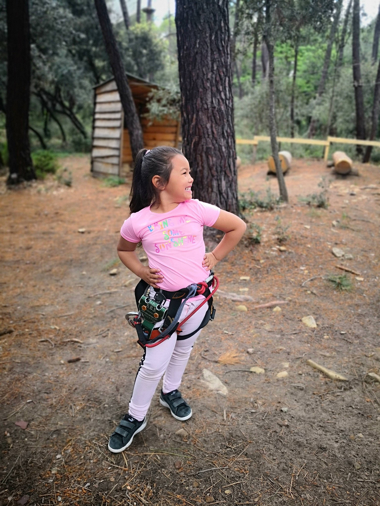 Aïna participe au concours pour gagner de l'argent avec cette photo : adventure, child, forest, joy, jungle, leisure, natural_environment, person, pink, plant, play, recreation, running, style, tree, vacation, walking, woodland