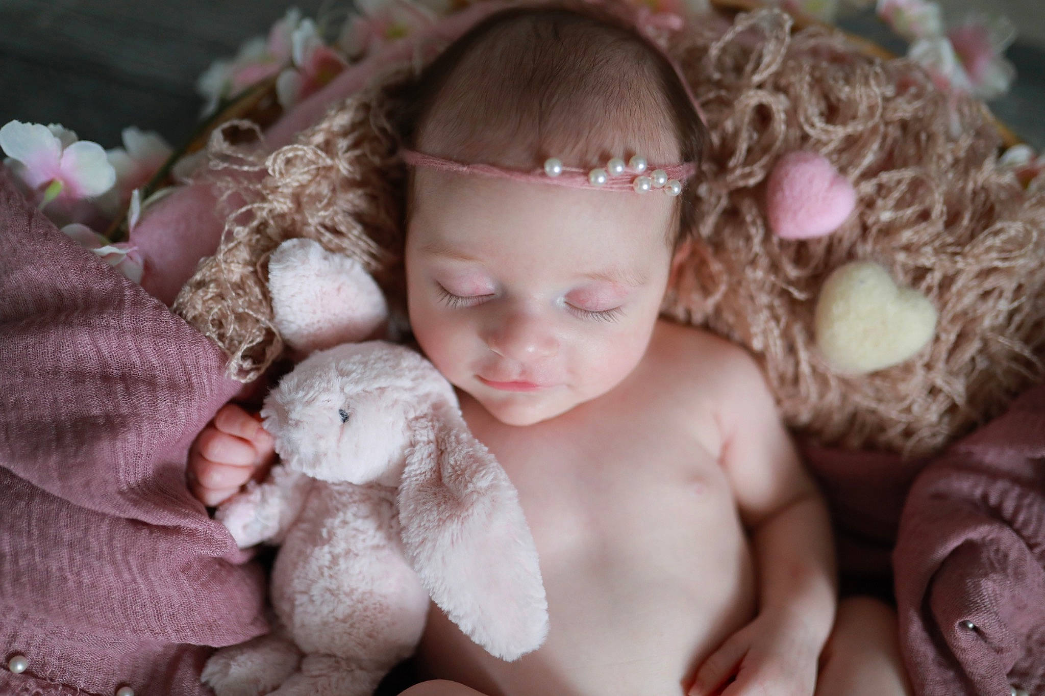Luana participe au concours pour gagner de l'argent avec cette photo : baby, cheek, child, eye, face, fur, hair_accessory, head, headpiece, person, photograph, photography, pink, portrait_photography, skin, smile, toddler