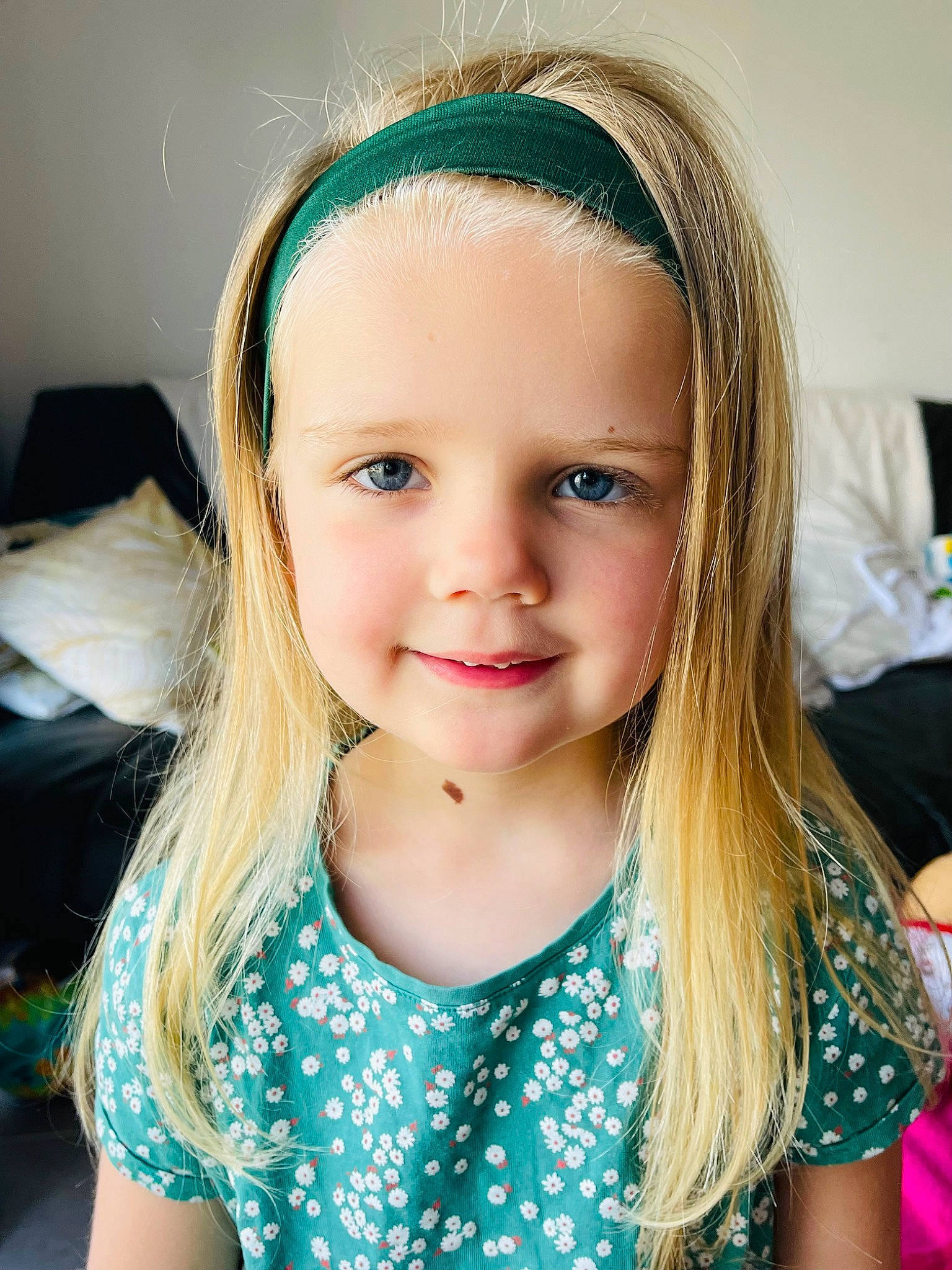 Aimy participe au concours pour gagner de l'argent avec cette photo : azure, baby_toddler_clothing, blond, brown_hair, cheek, child, eyebrow, eyelash, flash_photography, fun, grass, happy, iris, jewellery, joy, lip, long_hair, pattern, person, skin