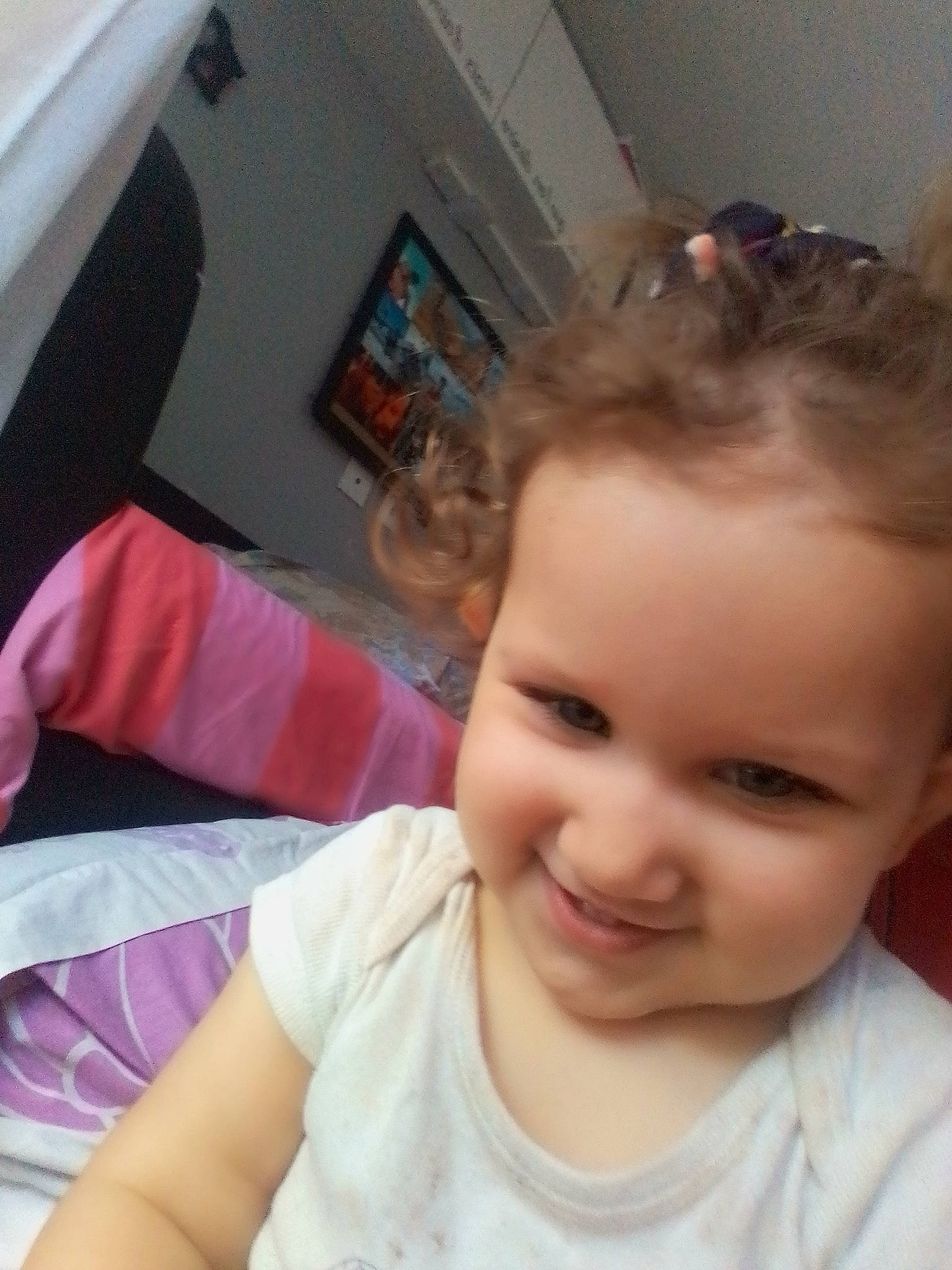 Chamss Ophélie a rejoint le concours — aidez-le/la à gagner de superbes lots ! cheek, chin, cool, ear, eyebrow, eyelash, forehead, gesture, hairstyle, happy, iris, jaw, joy, lip, mammal, mouth, neck, nose, person, skin