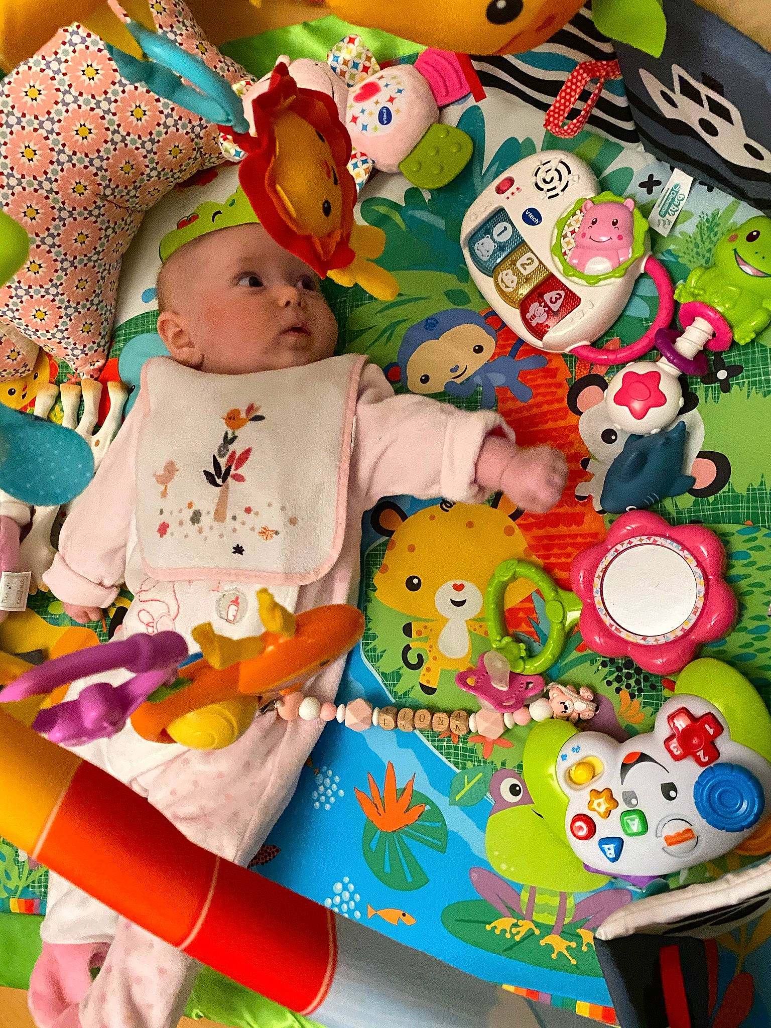 Liona participe au concours pour gagner de l'argent avec cette photo : baby_toys, child, person, play, stuffed_toy, textile, toddler, toy