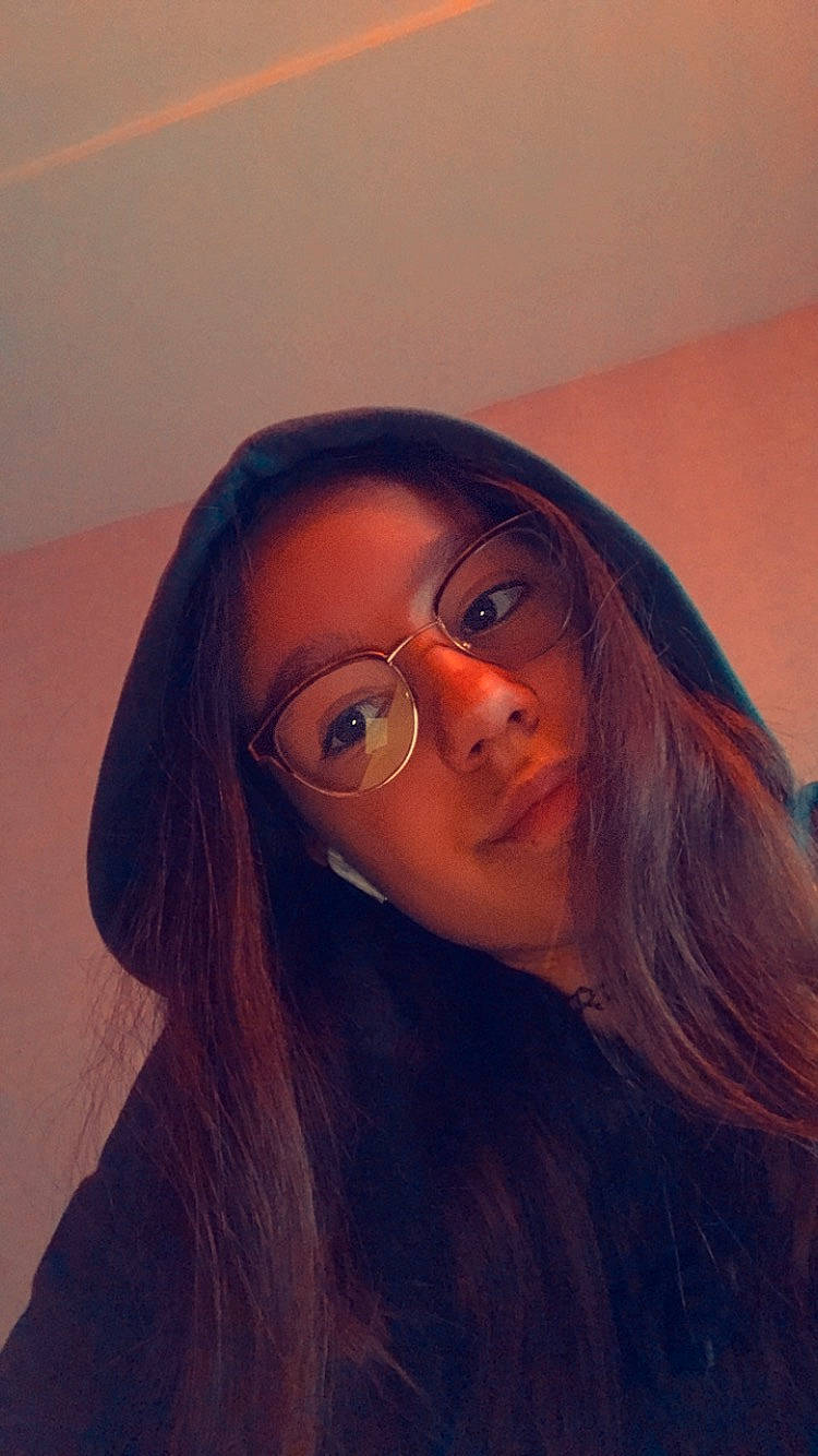 Margaux participe au concours pour gagner de l'argent avec cette photo : beauty, black_hair, brown_hair, cheek, chin, eye, eyebrow, face, forehead, glasses, hair, hair_coloring, hairstyle, lip, long_hair, mouth, nose, person, photography, portrait