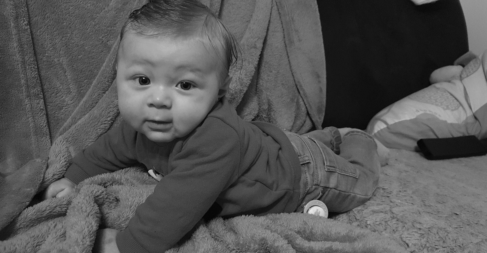 Marlon participe au concours pour gagner de l'argent avec cette photo : baby, black, black_and_white, cheek, child, eye, face, head, human, lip, monochrome, monochrome_photography, nose, people, person, photograph, photography, skin, snapshot, toddler