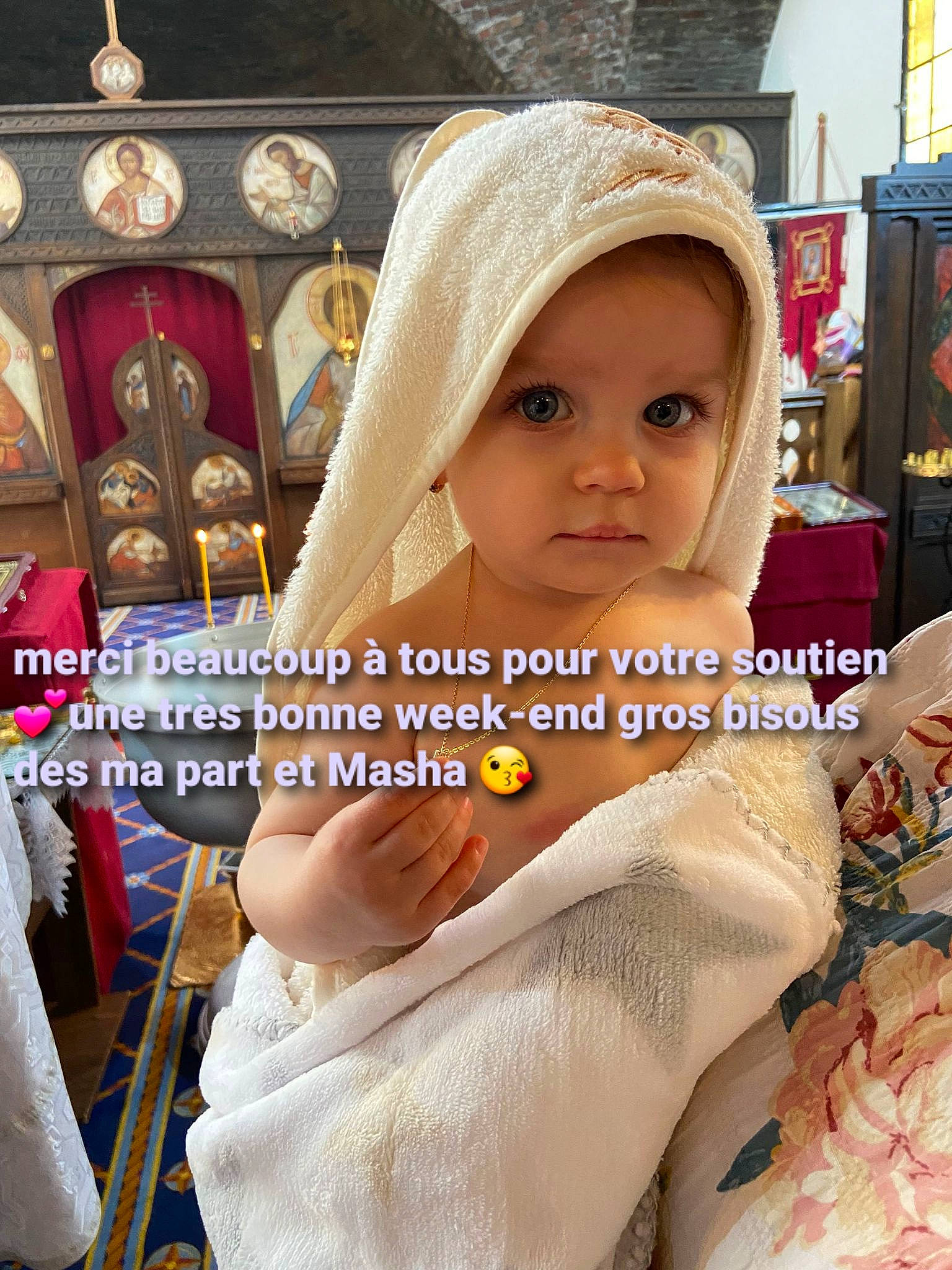 Masha a rejoint le concours — aidez-le/la à gagner de superbes lots ! baby_toddler_clothing, cap, child, cool, fashion_accessory, fashion_design, font, headwear, jewellery, outerwear, pattern, peach, person, photo_caption, shopping, sitting, sleeve, street_fashion, temple, toddler