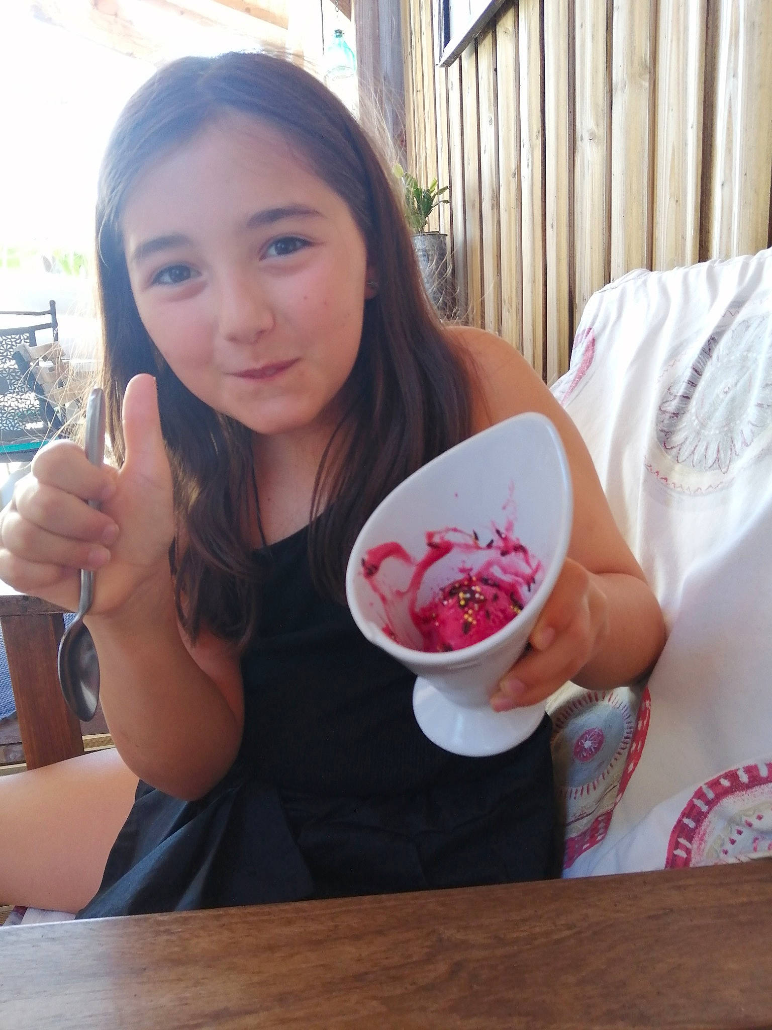 Lilly participe au concours pour gagner de l'argent avec cette photo : breakfast, child, comfort_food, cuisine, eating, food, joy, meal, person, selfie, sweetness