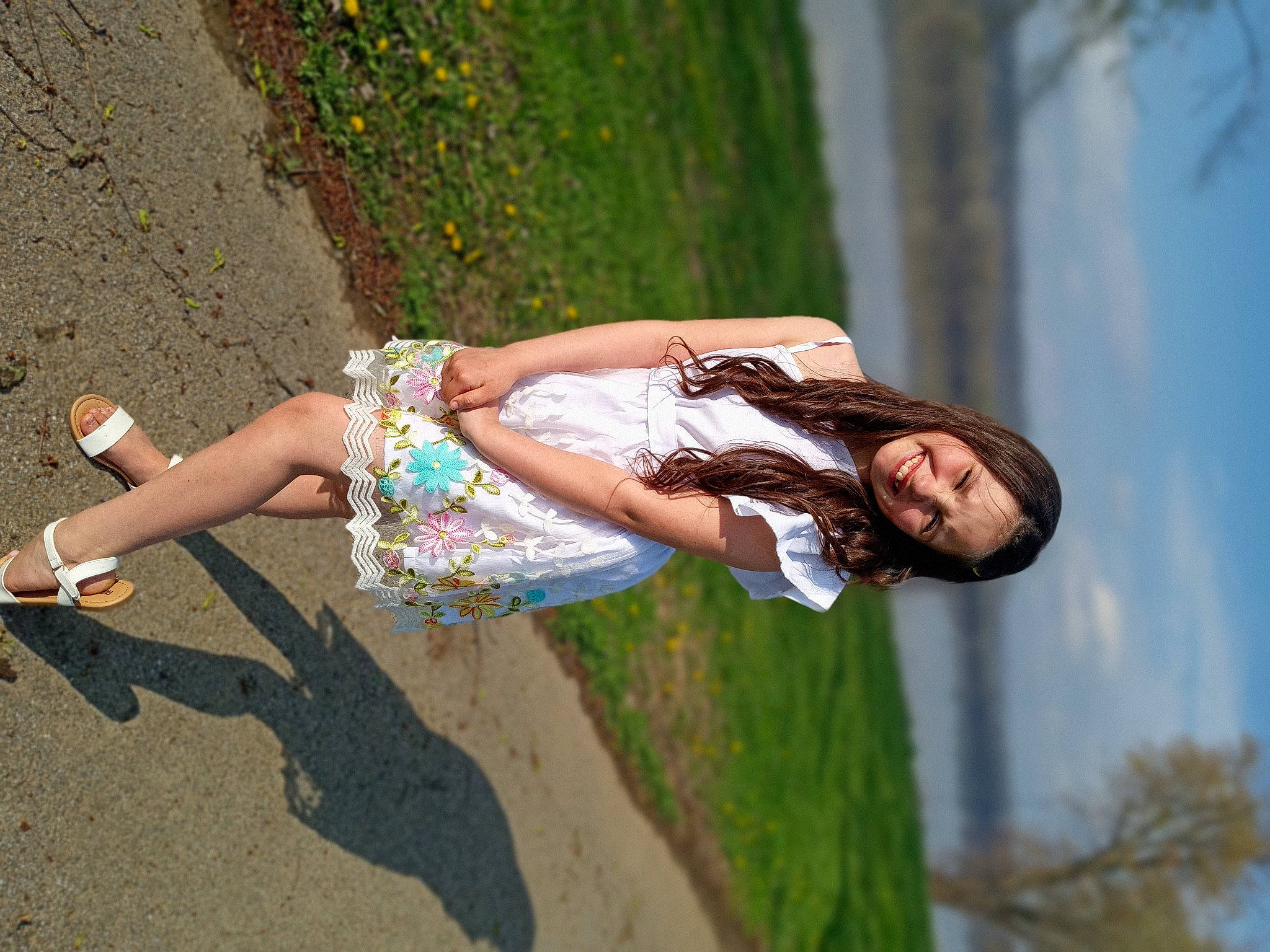 Dailee is registered to the contest to win money with this photo: blond, eyewear, fashion, flash_photography, fun, grass, happy, human_leg, joy, knee, leg, leisure, long_hair, people_in_nature, person, plant, sky, sunlight, thigh, tree