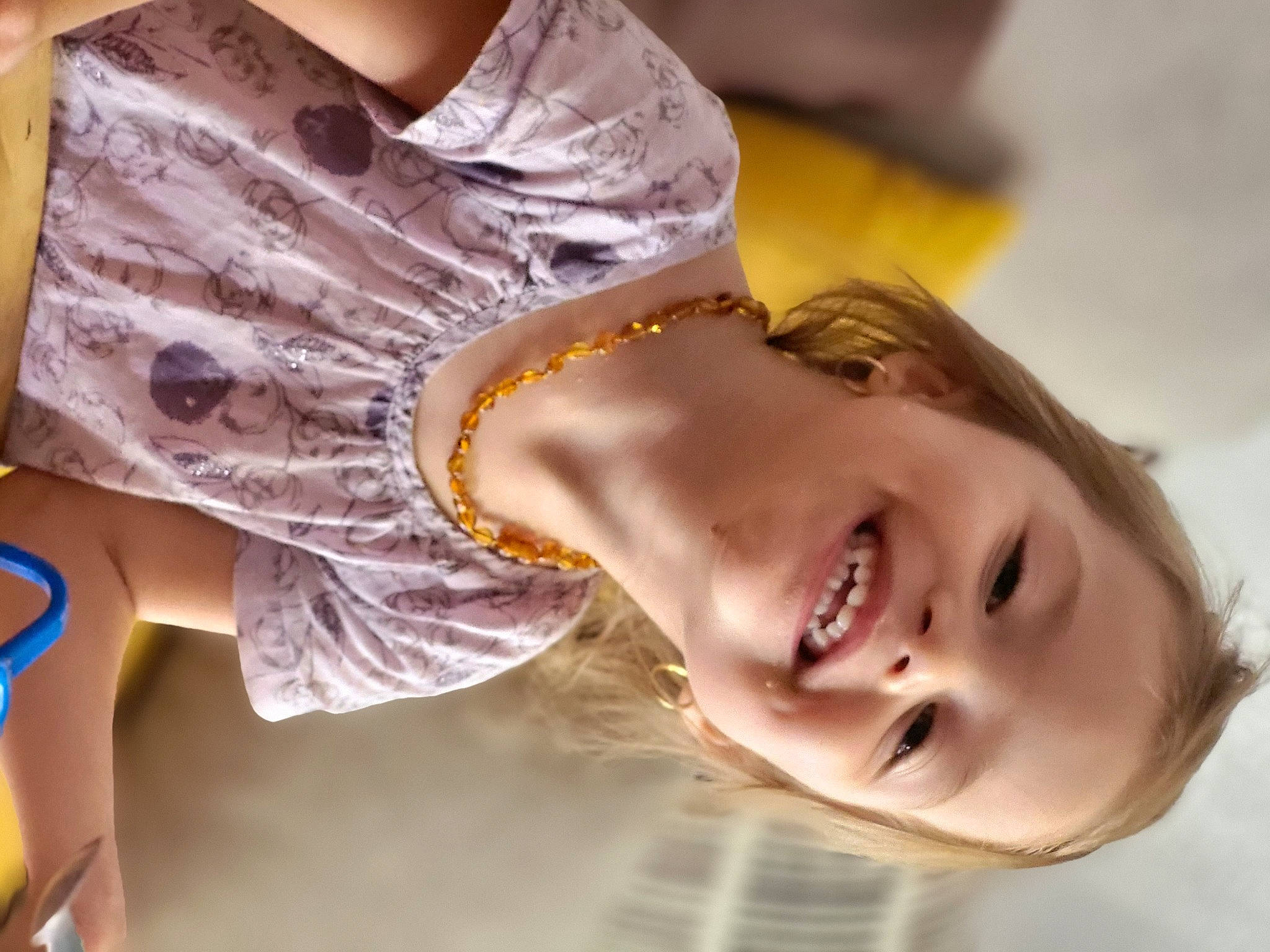 Talya a rejoint le concours — aidez-le/la à gagner de superbes lots ! blond, child, eyelash, eyewear, fashion_accessory, fun, gesture, hair_coloring, happy, joy, laugh, leisure, lip, mammal, mouth, neck, person, portrait_photography, skin, smile