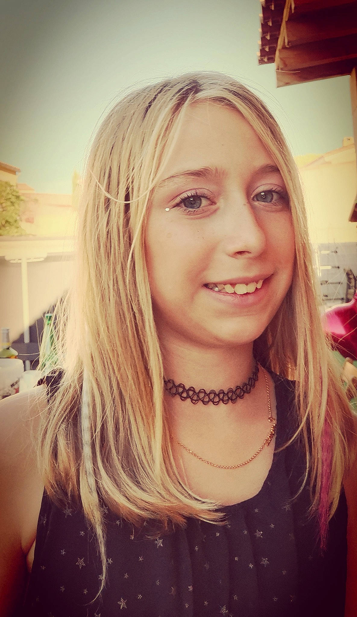 Emma a rejoint le concours — aidez-le/la à gagner de superbes lots ! bangs, cheek, chin, eyebrow, eyelash, eyewear, flash_photography, forehead, happy, iris, jaw, joy, layered_hair, lip, makeover, mouth, neck, nose, person, shoulder