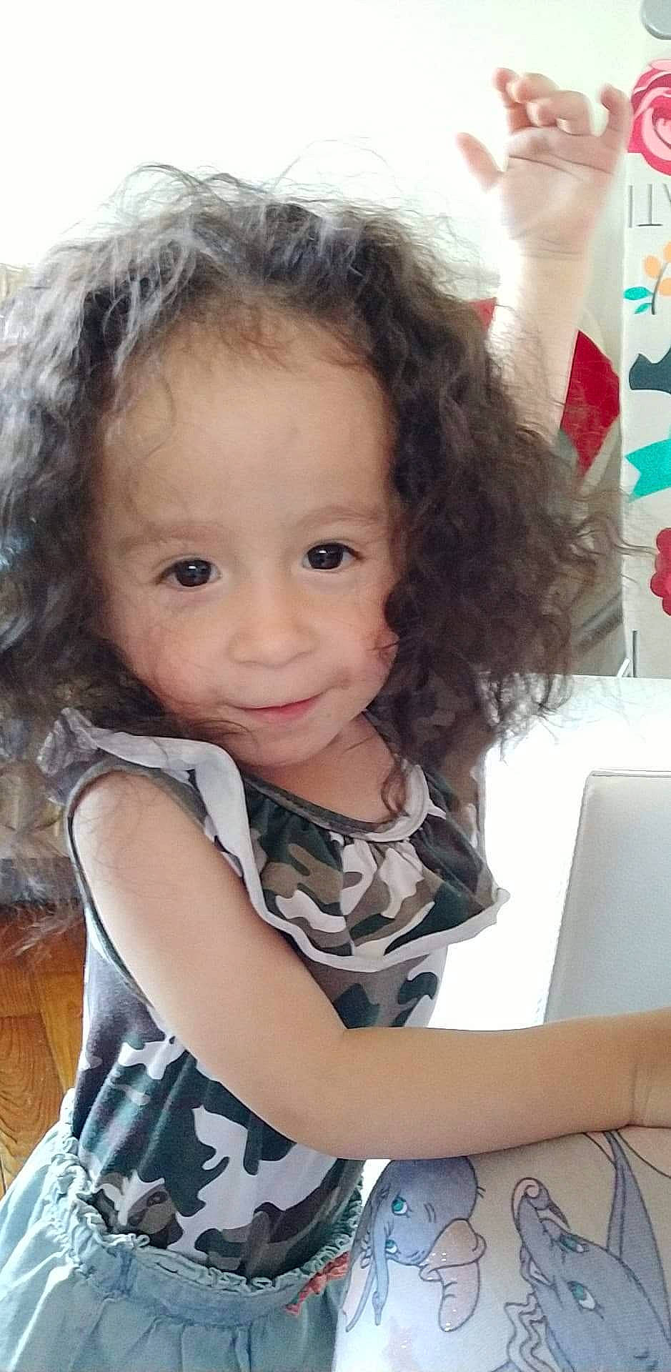 Anais a rejoint le concours — aidez-le/la à gagner de superbes lots ! baby, black_hair, brown_hair, cheek, child, child_model, face, hair, hairstyle, head, long_hair, nose, person, skin, smile, toddler