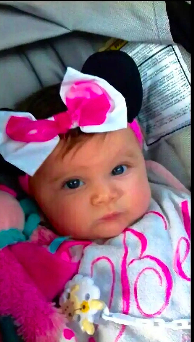 Layssa a rejoint le concours — aidez-le/la à gagner de superbes lots ! baby, baby_toddler_clothing, beauty, cap, cheek, child, costume_hat, eyelash, fashion_accessory, happy, hat, headwear, iris, knit_cap, lip, magenta, person, pink, purple, skin