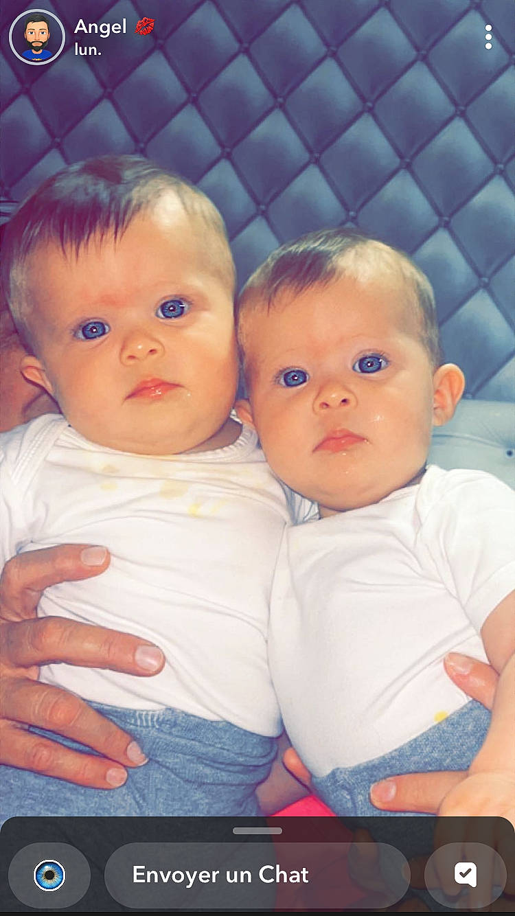 Ruby Lúcy Les Jumelle participe au concours pour gagner de l'argent avec cette photo : baby, baby_toddler_clothing, blue, cheek, child, chin, comfort, eyebrow, facial_expression, fun, gesture, happy, iris, lip, nose, person, photograph, product, skin, sleeve