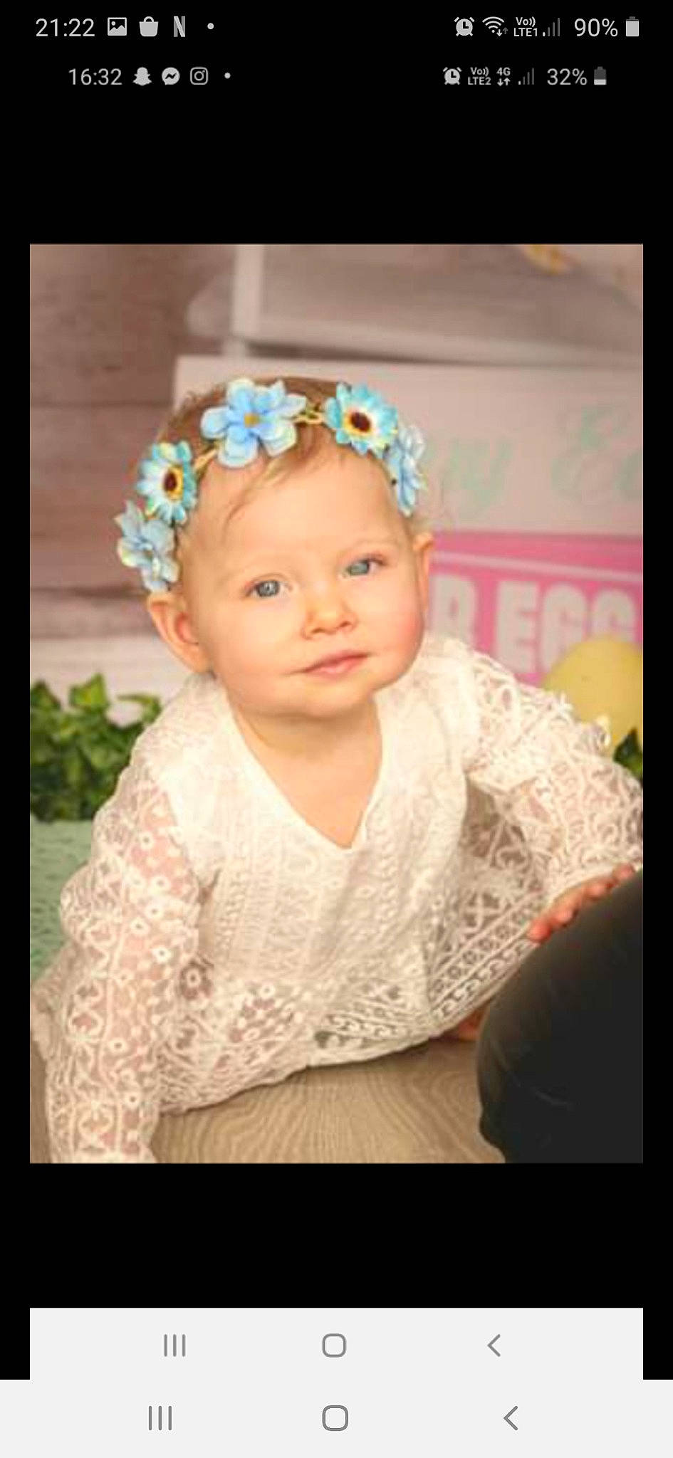 Julia a rejoint le concours — aidez-le/la à gagner de superbes lots ! baby, baby_toddler_clothing, blond, bridal_accessory, cheek, embellishment, eye, eyebrow, flash_photography, happy, headband, headgear, headpiece, iris, jewellery, lip, necklace, person, pink, sleeve