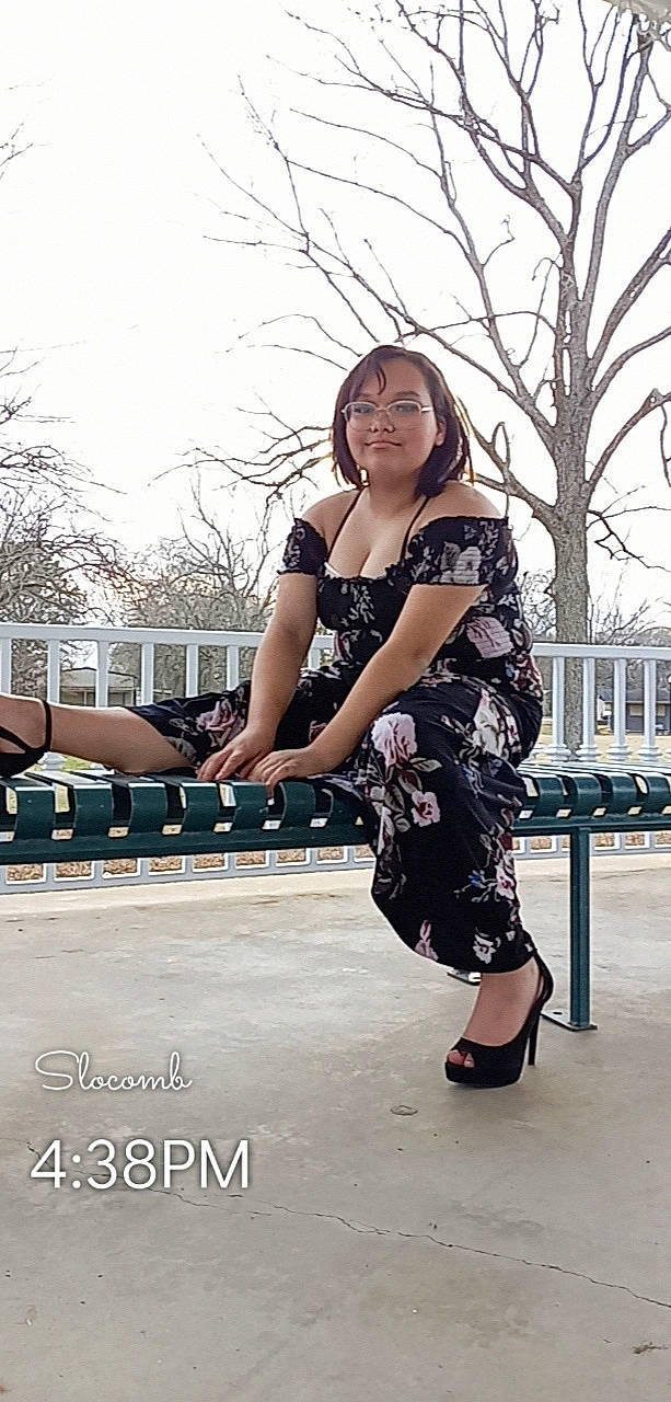 Shyanne is registered to the contest to win money with this photo: black_hair, blond, brown_hair, eyewear, fashion_design, flash_photography, hairstyle, happy, human_leg, joint, joy, knee, long_hair, pattern, person, shoulder, sky, sleeve, style, thigh