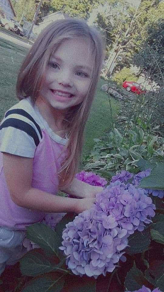 Aubriella joined the competition — help win amazing prizes! annual_plant, botany, bouquet, cut_flowers, floristry, flower, flower_arranging, flowering_plant, grass, happy, iris, joy, magenta, person, petal, pink, plant, purple, rose_family, shrub