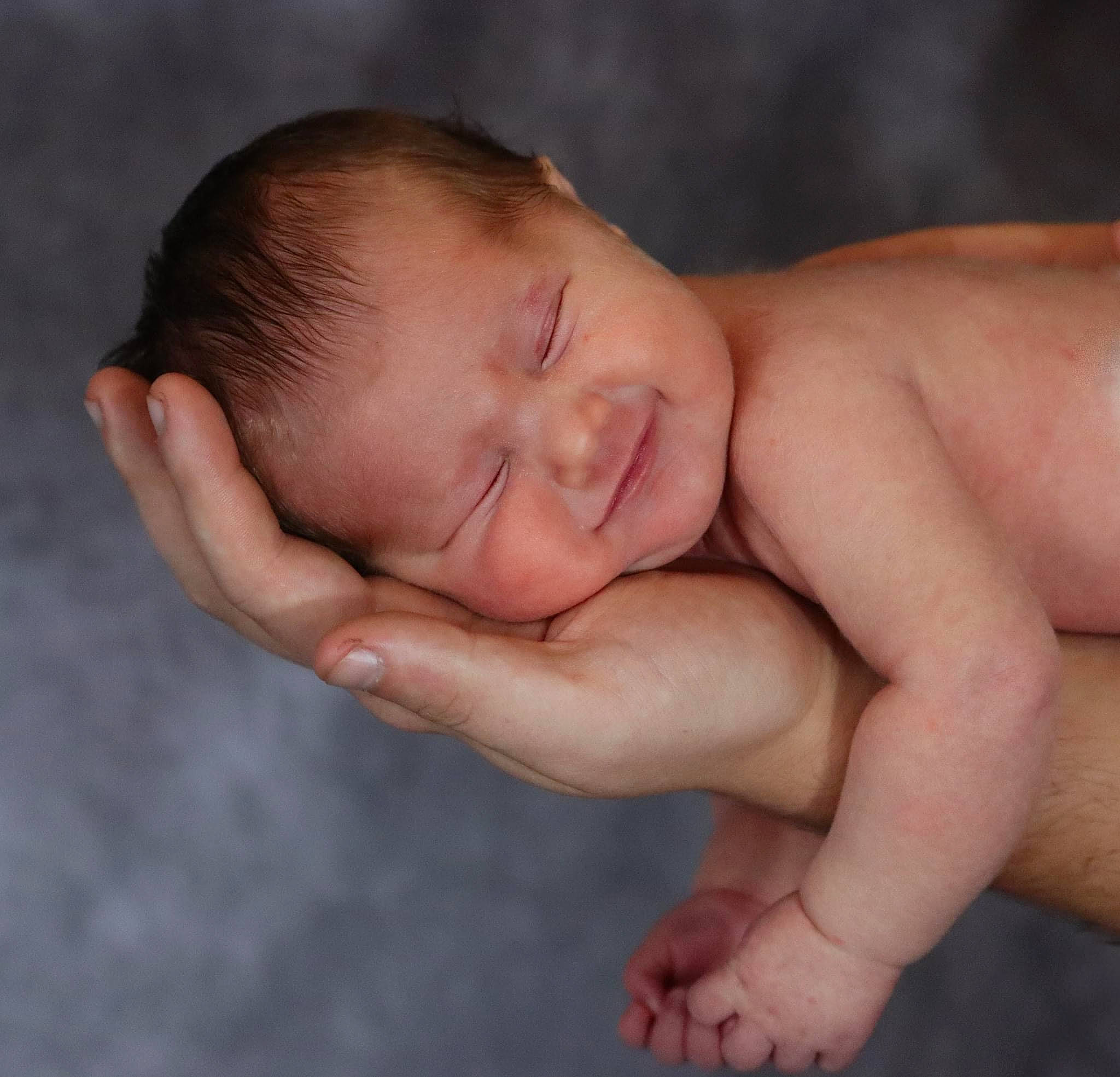 Winter is registered to the contest to win money with this photo: baby, baby_toddler_clothing, barefoot, cheek, chest, child, comfort, elbow, finger, flesh, foot, fun, gesture, happy, nail, person, smile, thumb, toddler, toe