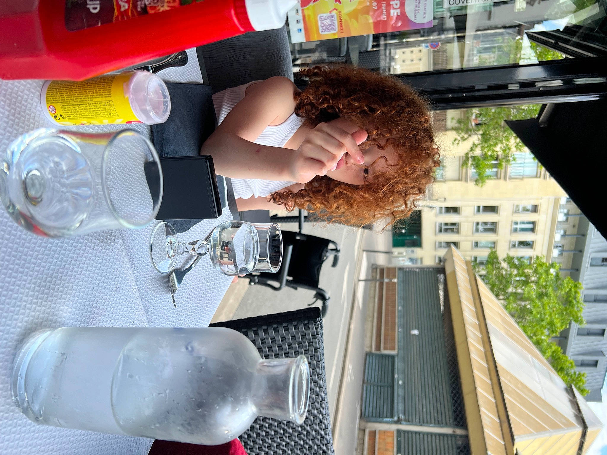 Lounja Alice participe au concours pour gagner de l'argent avec cette photo : building, engineering, eyewear, fun, gas, glass, house, leisure, machine, person, plastic, product, tree, water