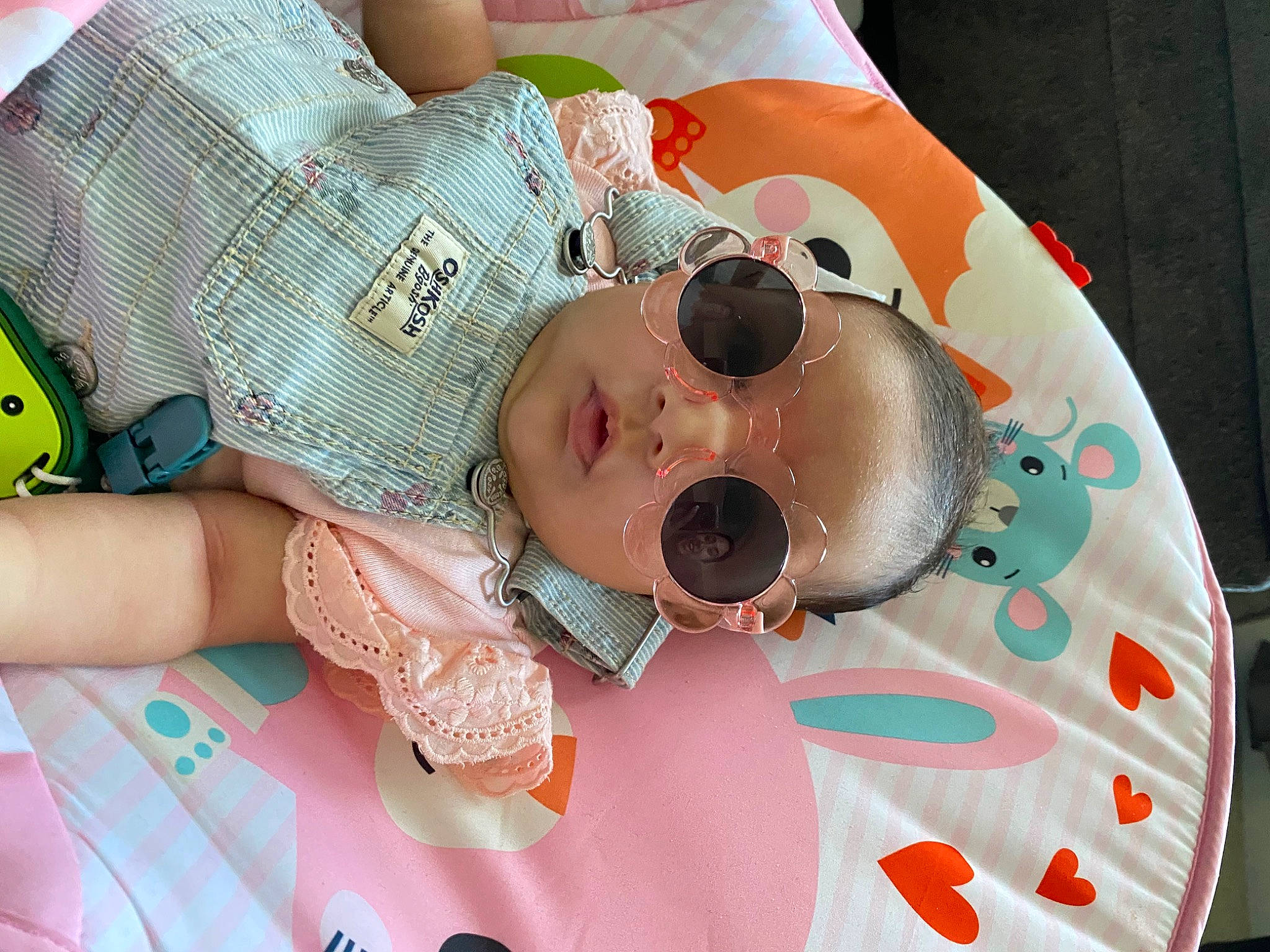 Alani is registered to the contest to win money with this photo: baby, baby_products, baby_toddler_clothing, cheek, child, event, eyelash, eyewear, fashion_accessory, happy, linens, nail, pattern, peach, person, personal_protective_equipment, pink, skin, sunglasses, toddler