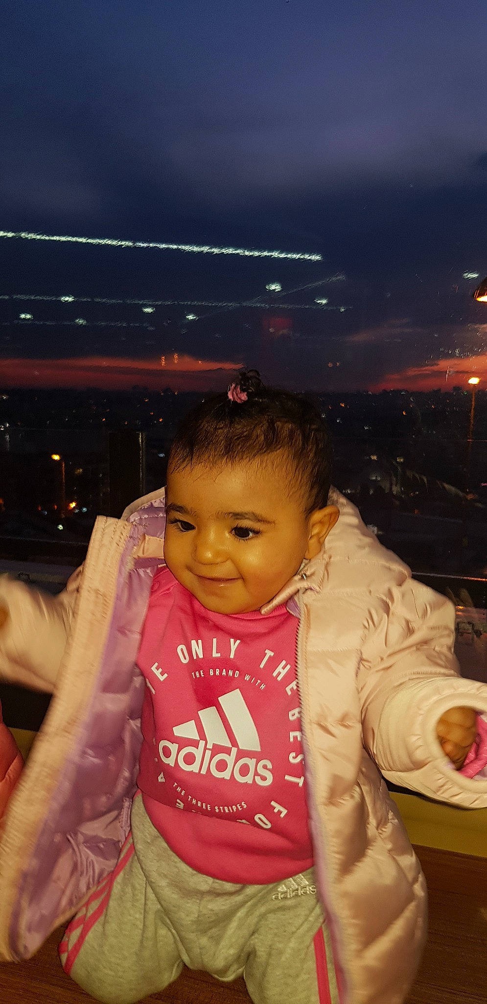 Mellina participe au concours pour gagner de l'argent avec cette photo : cheek, child, cool, forehead, fun, joy, night, person, space, toddler, vacation