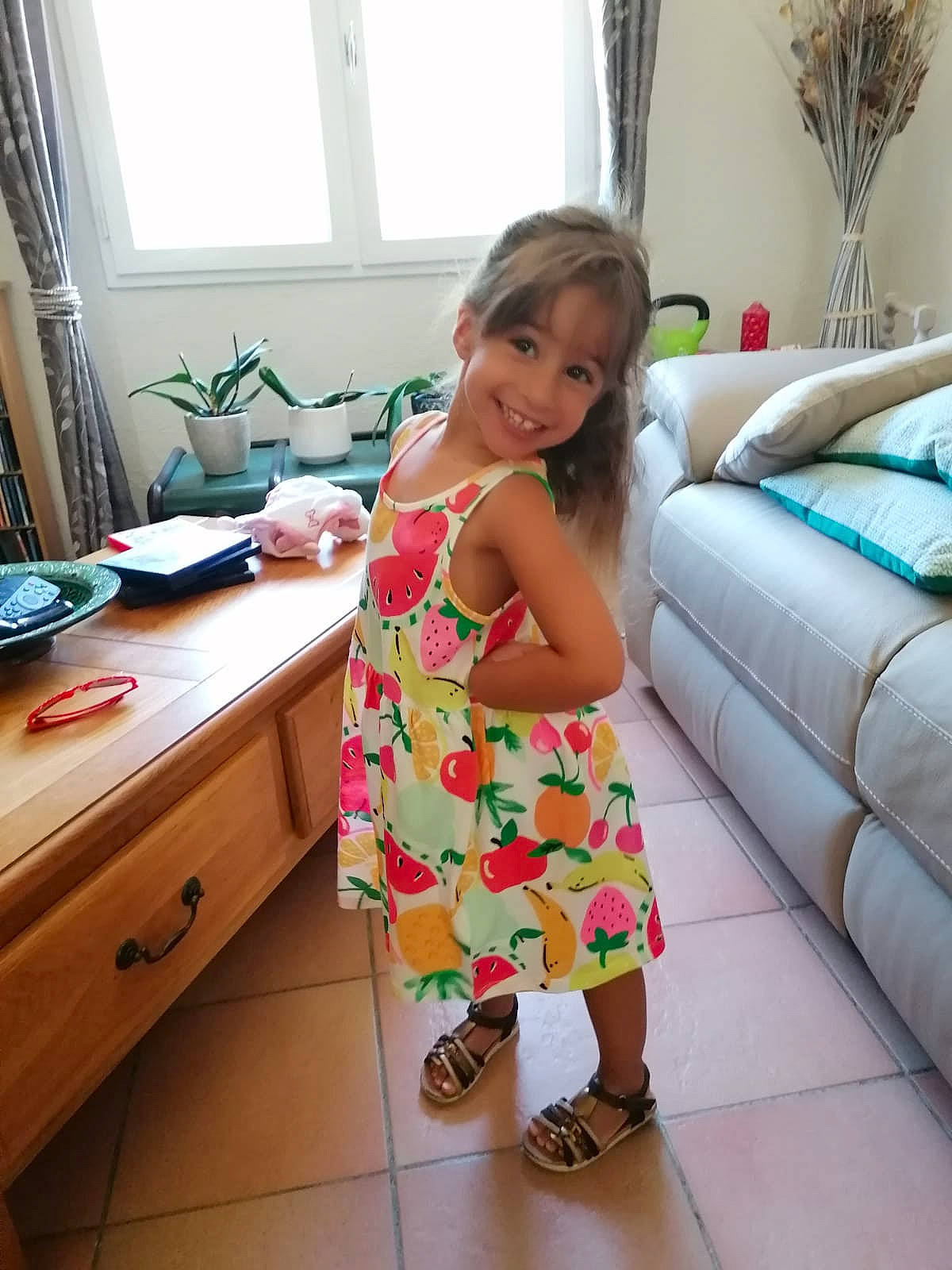 Marysa a rejoint le concours — aidez-le/la à gagner de superbes lots ! child, finger, joy, person, room, toddler