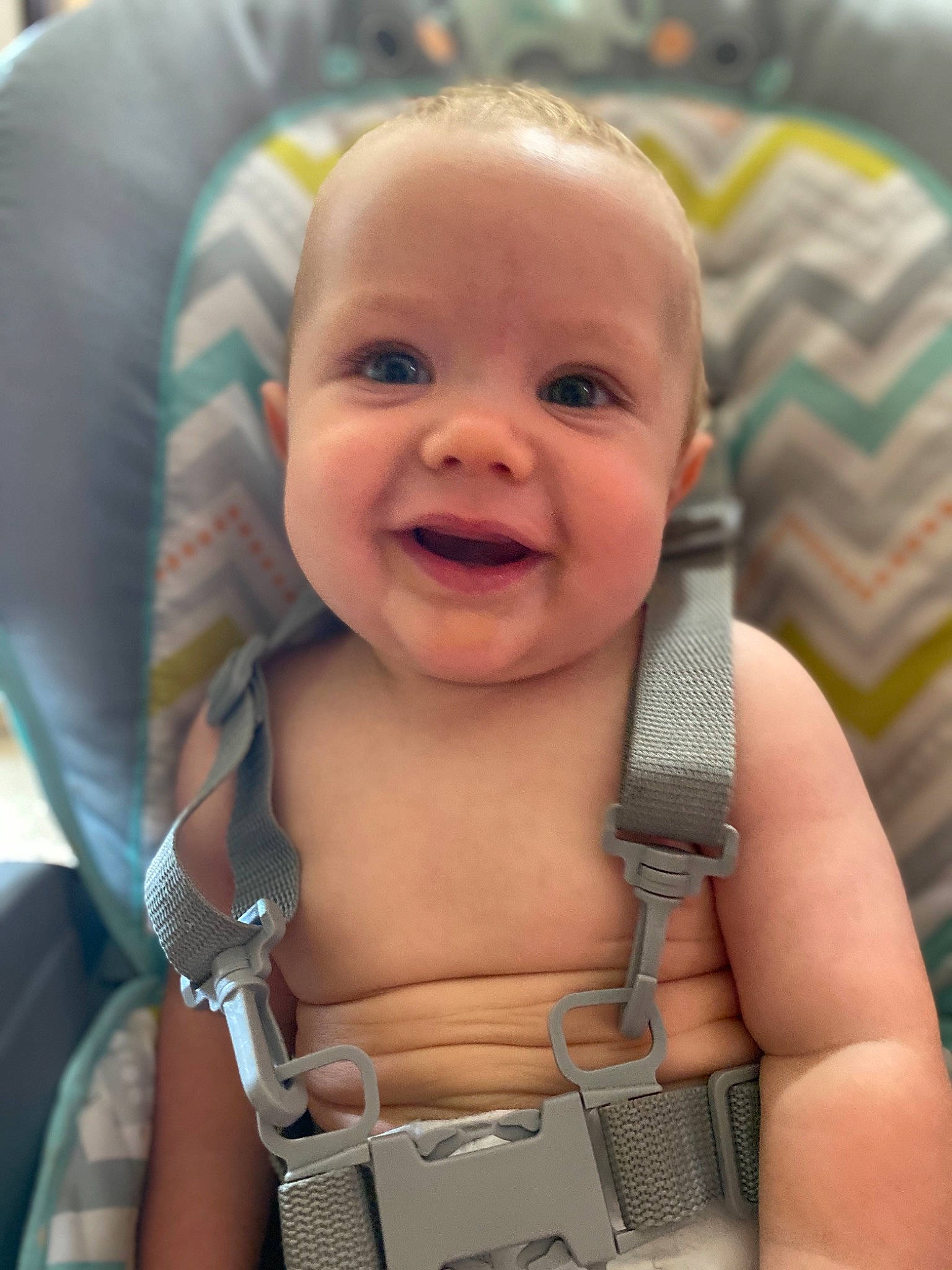Kase is registered to the contest to win money with this photo: baby, baby_carriage, baby_in_car_seat, baby_products, car_seat, cheek, child, chin, eye, face, facial_expression, forehead, fun, happy, head, joy, person, product, skin, smile