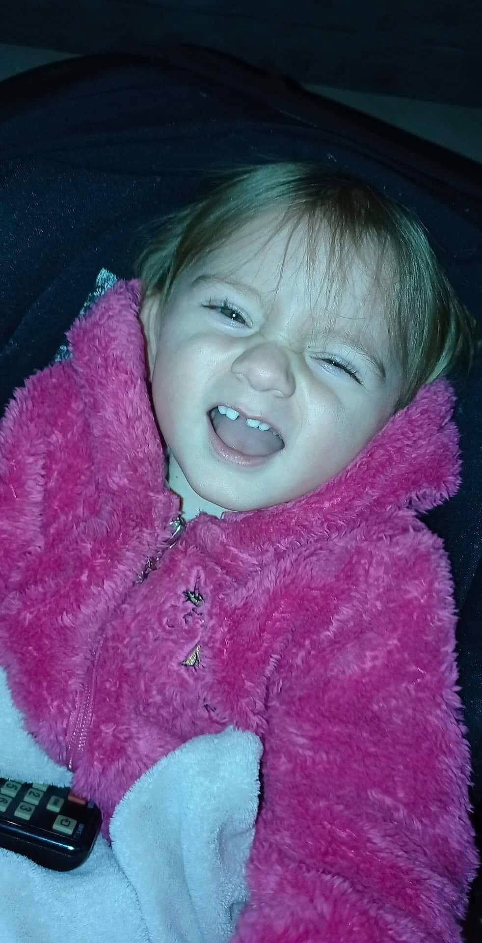 Kailly participe au concours pour gagner de l'argent avec cette photo : baby_toddler_clothing, cheek, child, chin, cool, eye, eyebrow, facial_expression, forehead, iris, jaw, lip, mouth, organ, person, pink, skin, toddler, tongue, tooth