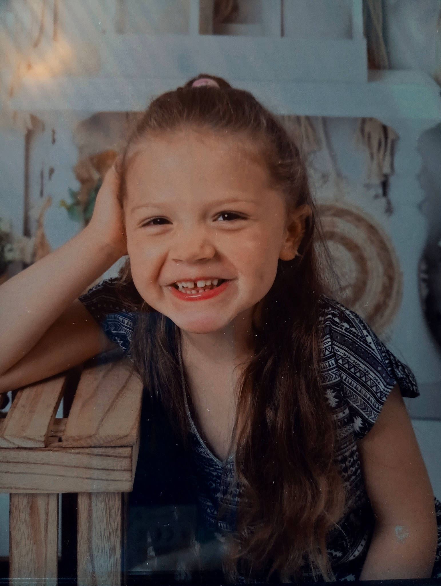 Maëlynn a rejoint le concours — aidez-le/la à gagner de superbes lots ! cheek, chin, eye, eyebrow, eyelash, face, facial_expression, flash_photography, forehead, hair, hairstyle, happy, iris, joy, lip, mouth, nose, organ, person, skin