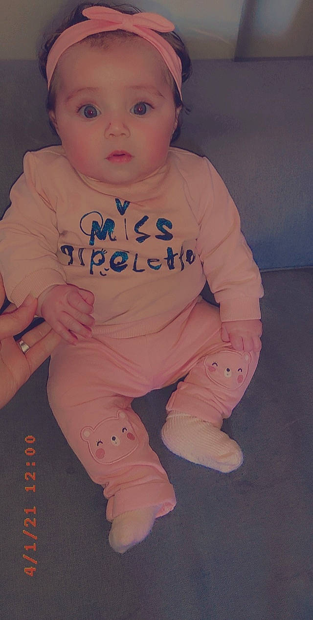 Catalèya a rejoint le concours — aidez-le/la à gagner de superbes lots ! baby, baby_toddler_clothing, cheek, chin, cool, eye, eyebrow, face, finger, hand, happy, head, iris, lip, neck, nose, person, pink, skin, sleeve