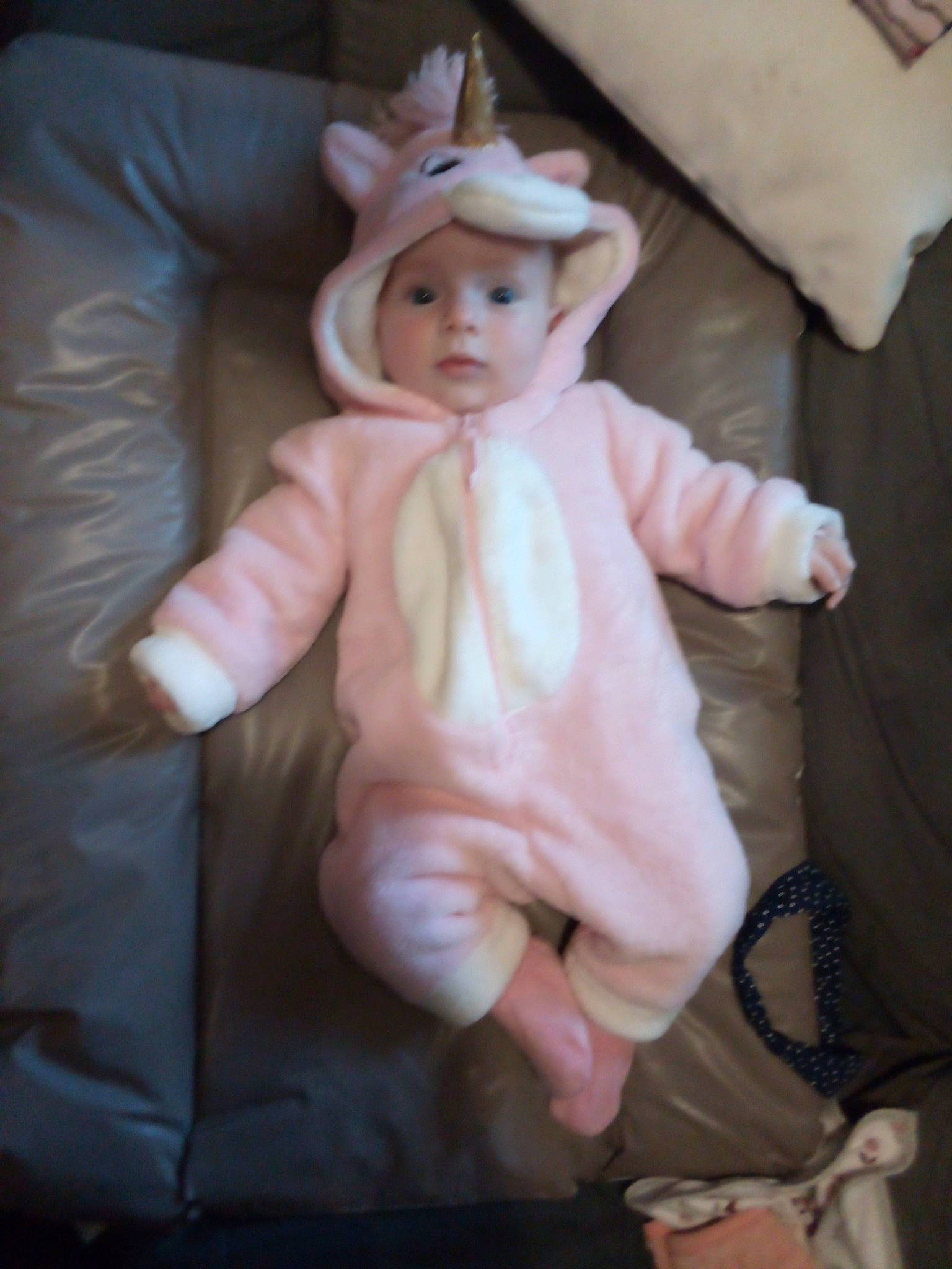 Hanaïa participe au concours pour gagner de l'argent avec cette photo : arm, baby, cheek, child, doll, fawn, figurine, fur, hand, headwear, person, pink, skin, thumb, toddler, toy