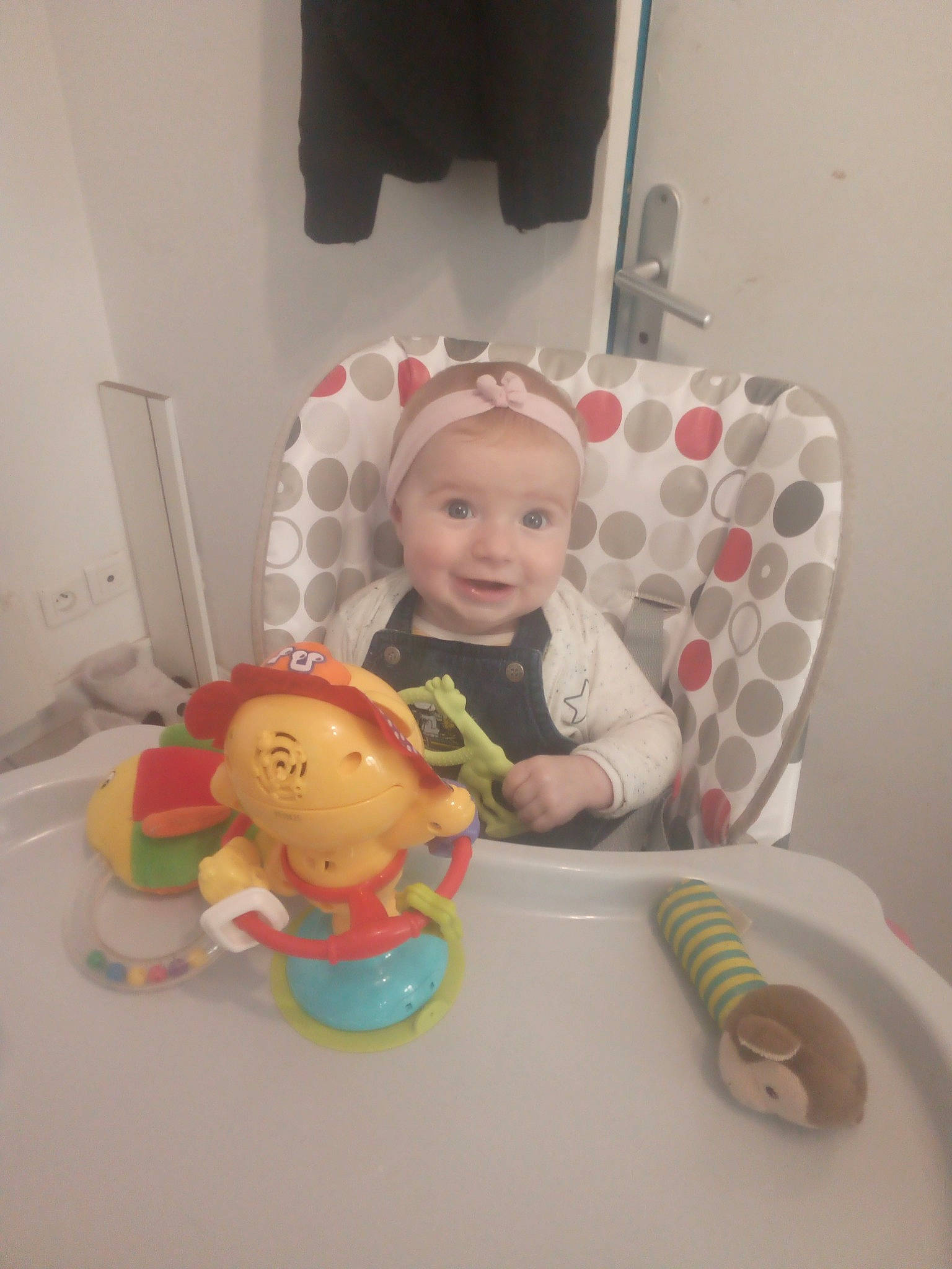 Hanaïa a rejoint le concours — aidez-le/la à gagner de superbes lots ! baby, child, person, play, room, skin, toddler, toy