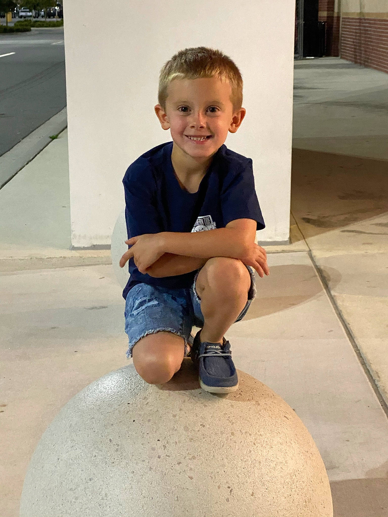 Bensen joined the competition — help win amazing prizes! elbow, electric_blue, eye, face, flooring, foot, fun, hair, happy, human_leg, joy, knee, leisure, mammal, person, shorts, sleeve, smile, t_shirt, thigh