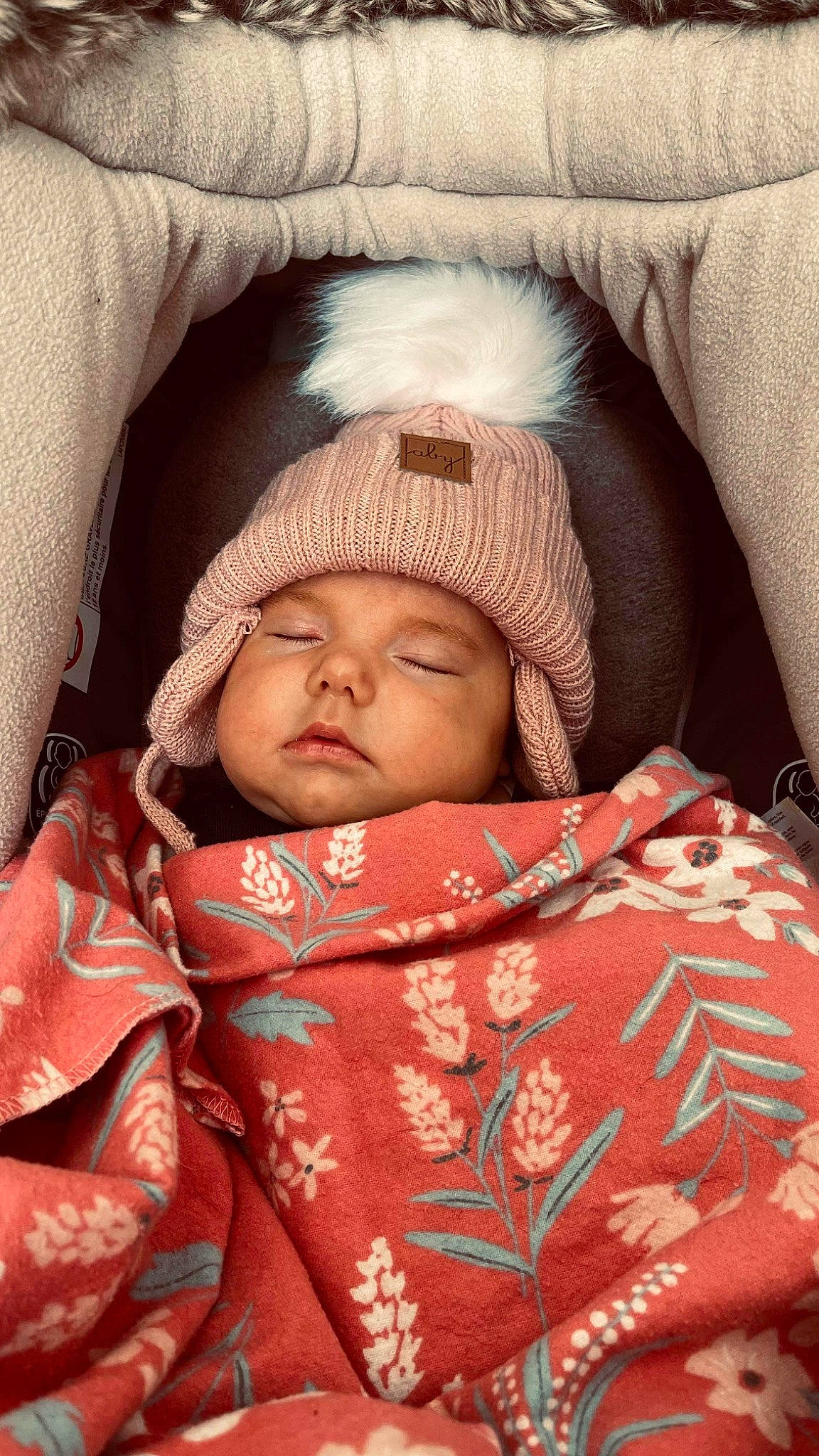 Amalia participe au concours pour gagner de l'argent avec cette photo : baby, baby_sleeping, bedtime, cheek, child, chin, comfort, eye, eyebrow, face, headwear, linens, lip, mouth, nose, outerwear, person, skin, sleeve, textile