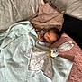 Léandro a rejoint le concours — aidez-le/la à gagner de superbes lots ! baby, blanket, bunny, child, comfort, couch, cozy, face, hands, head, indoor, infant, newborn, peaceful, pillow, plush_toy, resting, sleeping, soft_texture, wrapped