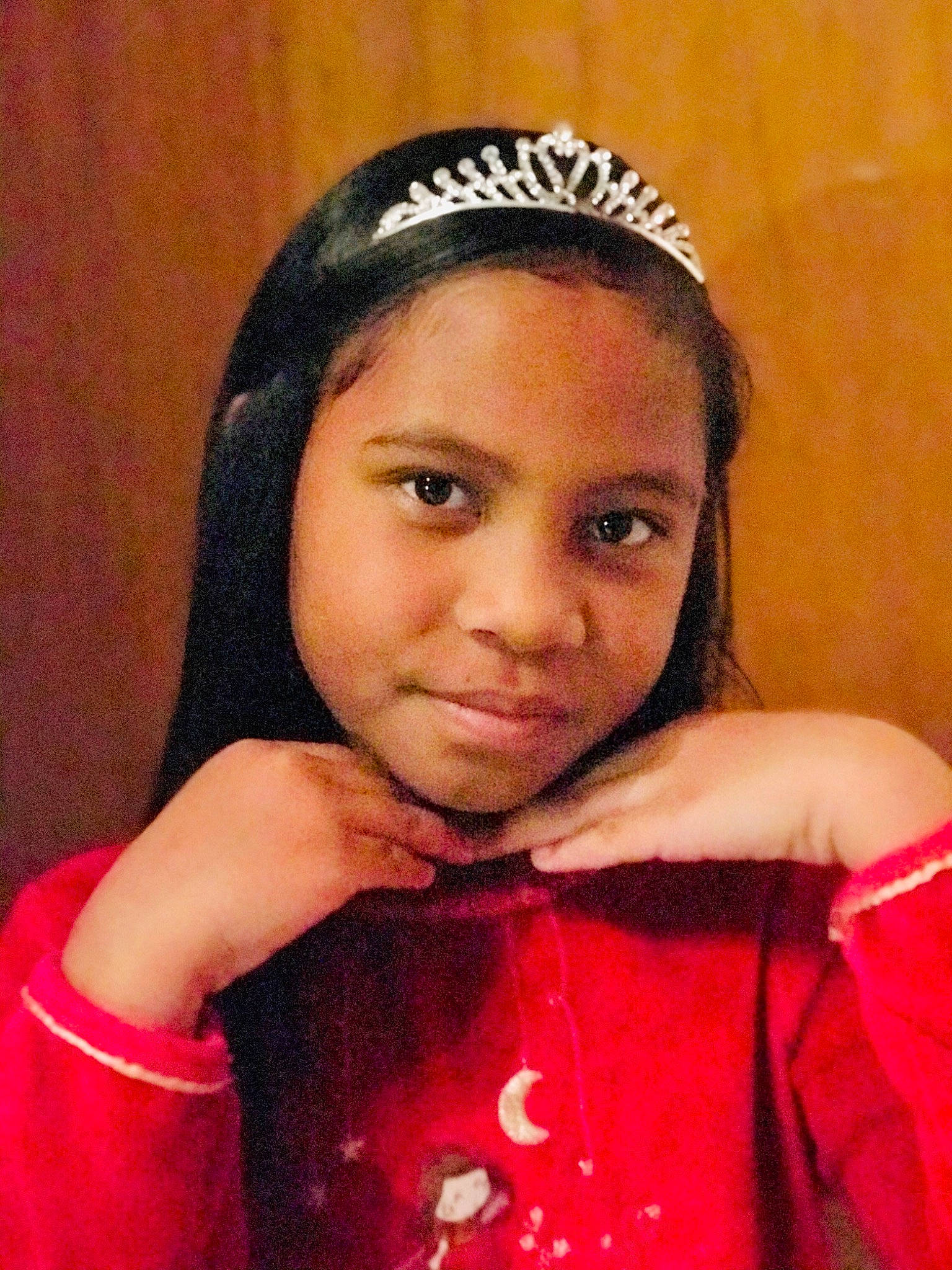 Miangoty a rejoint le concours — aidez-le/la à gagner de superbes lots ! black_hair, cheek, child, chin, ear, eyebrow, eyelash, forehead, fun, gesture, happy, headband, headpiece, jewellery, lip, neck, nose, outerwear, person, skin