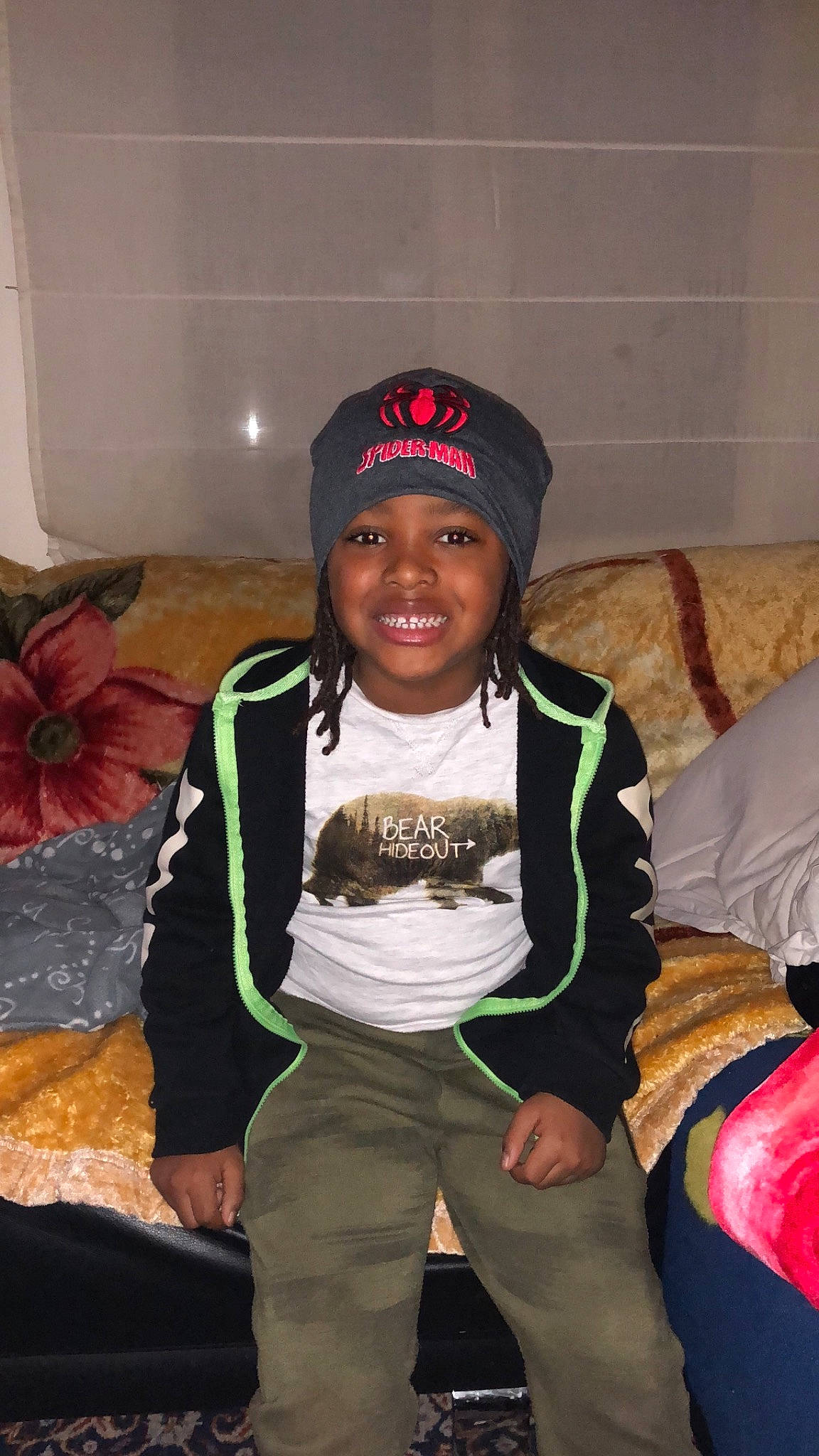 Jahnaël participe au concours pour gagner de l'argent avec cette photo : headwear, joy, person