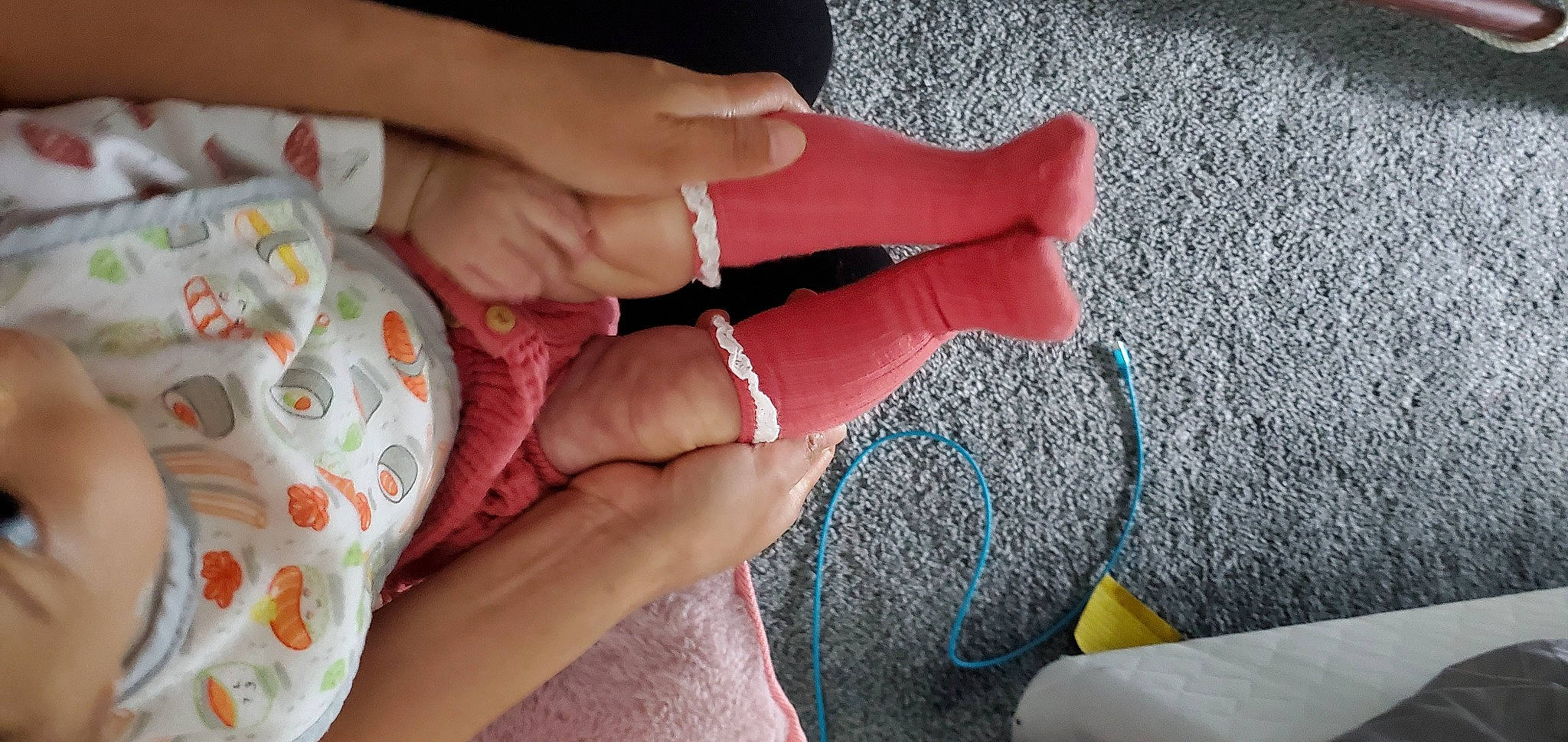 Serafina is registered to the contest to win money with this photo: barefoot, comfort, dress, finger, foot, gesture, hand, human_body, human_leg, jewellery, knee, leg, linens, nail, nail_care, pattern, thigh, thumb, toe, wrist