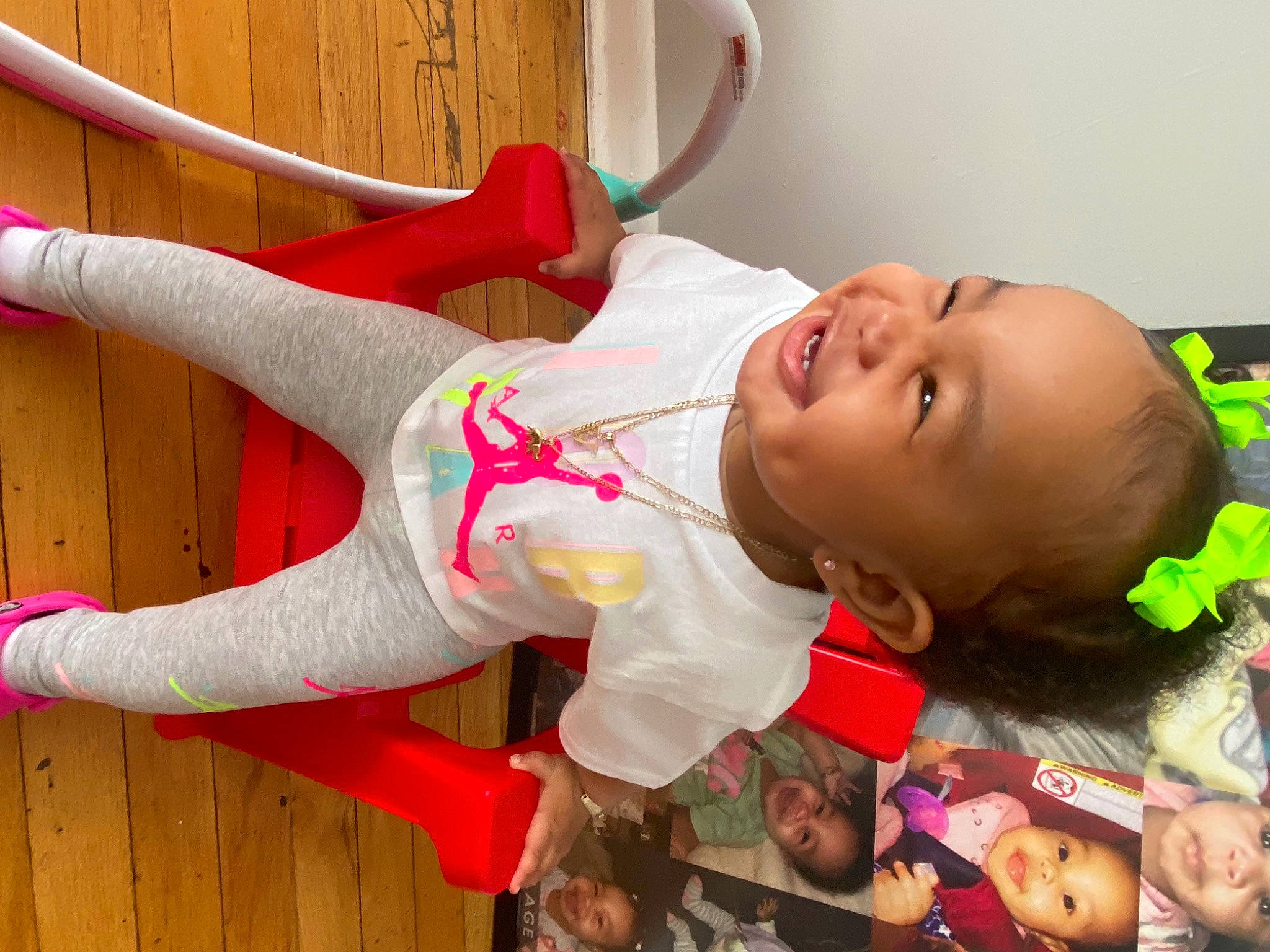 Valilcette is registered to the contest to win money with this photo: abdomen, baby, baby_toddler_clothing, child, flooring, fun, happy, human_leg, joy, knee, leisure, person, pink, product, red, room, skin, smile, textile, thigh