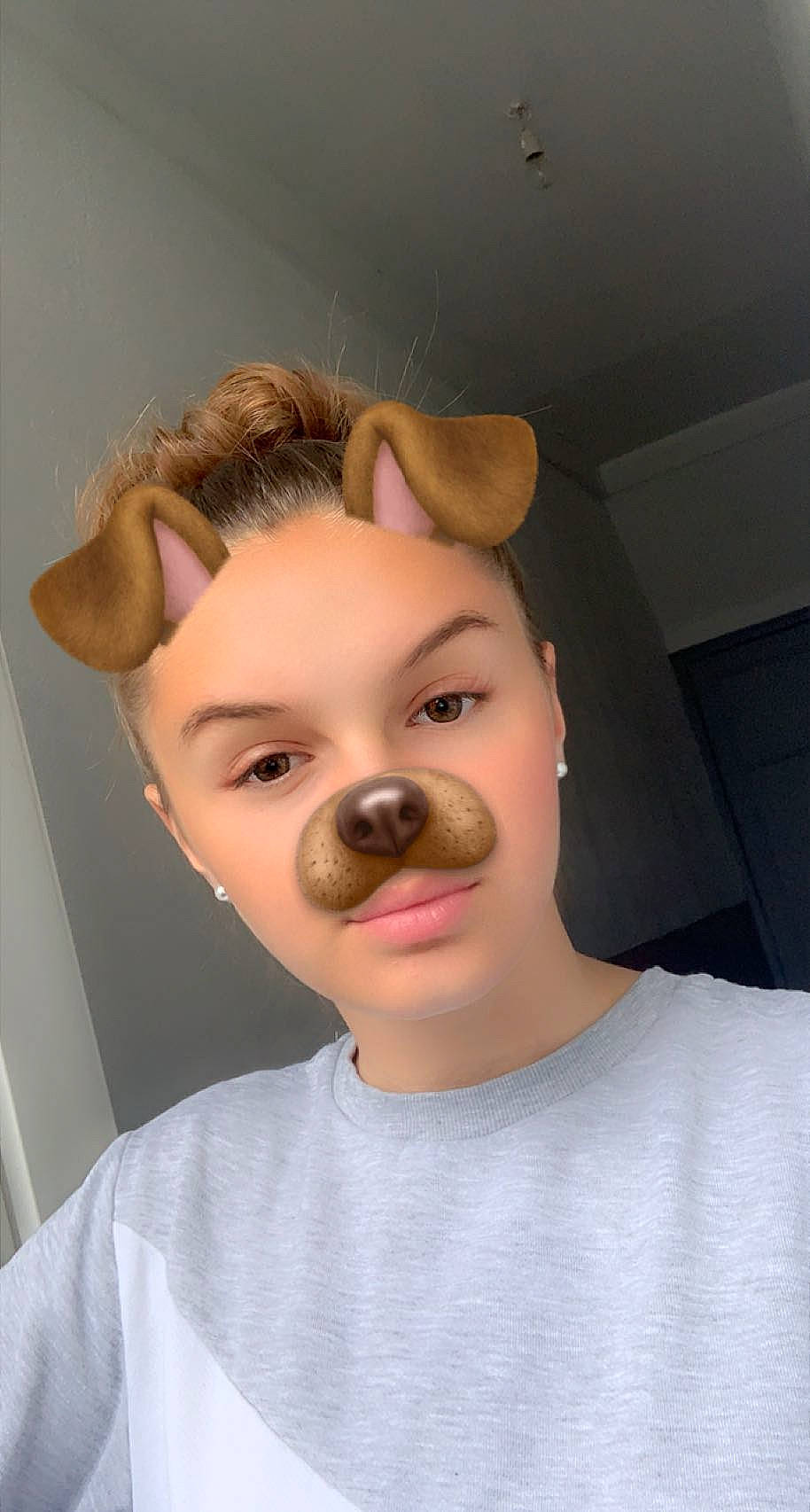 Sheiyenne a rejoint le concours — aidez-le/la à gagner de superbes lots ! arm, beard, cheek, chest, ear, eye, eyelash, eyewear, facial_hair, flash_photography, forehead, gesture, happy, human_body, iris, jaw, joy, lip, mouth, nose