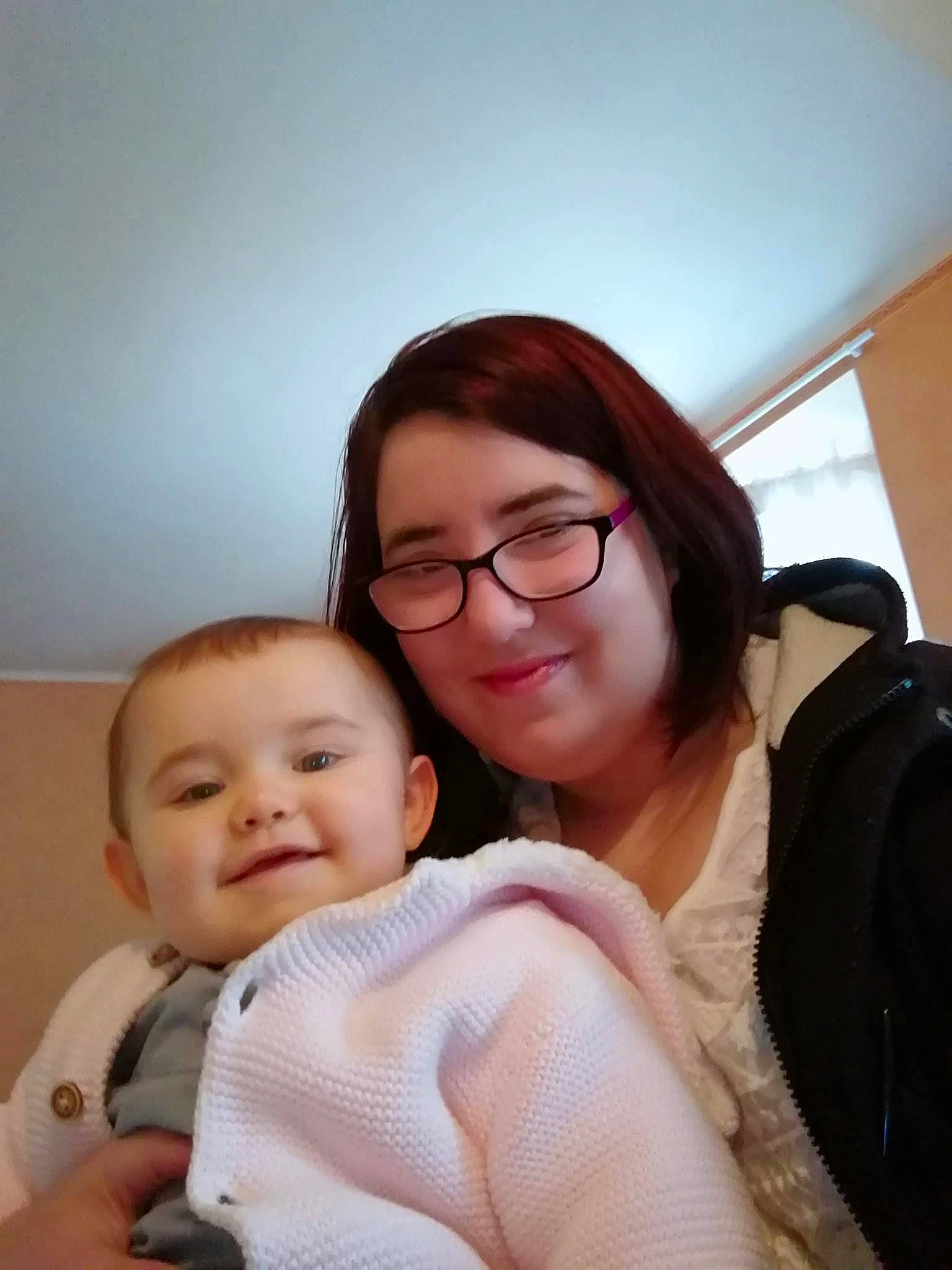 Thaïna a rejoint le concours — aidez-le/la à gagner de superbes lots ! abdomen, child, daughter, day, ear, eyewear, forehead, fun, girl, glasses, happiness, infant, mother, person, product, skin, smile, snapshot, trunk, vision_care