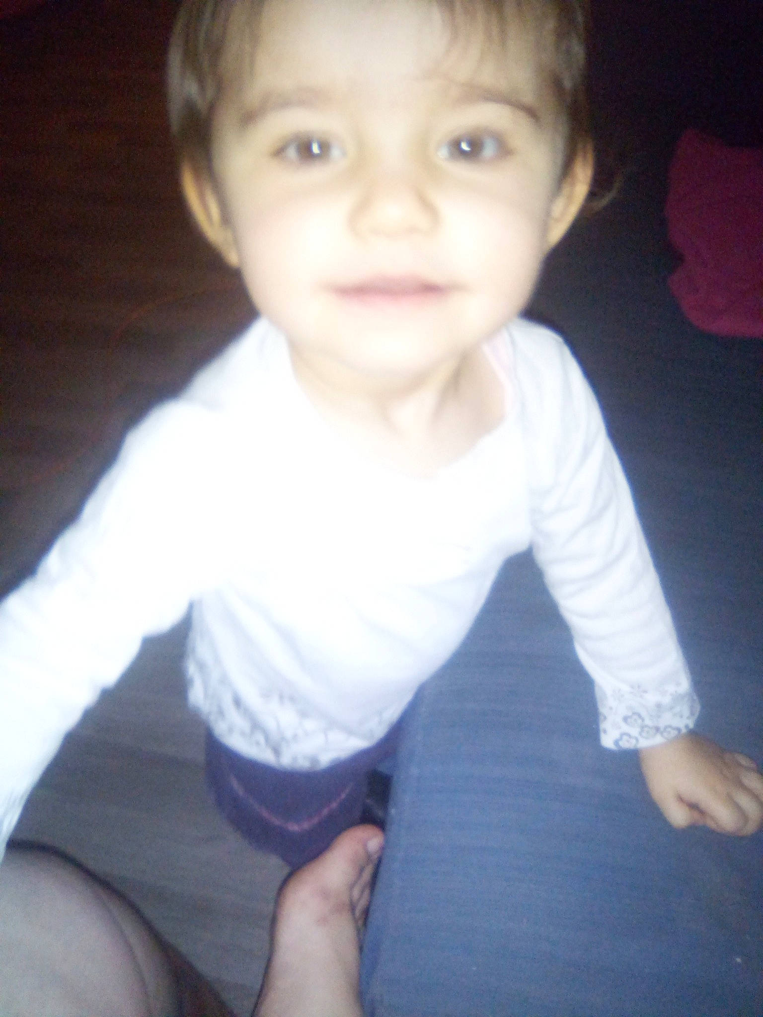 Thaïna a rejoint le concours — aidez-le/la à gagner de superbes lots ! cheek, child, eye, face, fun, girl, hand, head, human_hair_color, infant, iris, leg, mouth, nose, person, sitting, skin, smile, standing, toddler