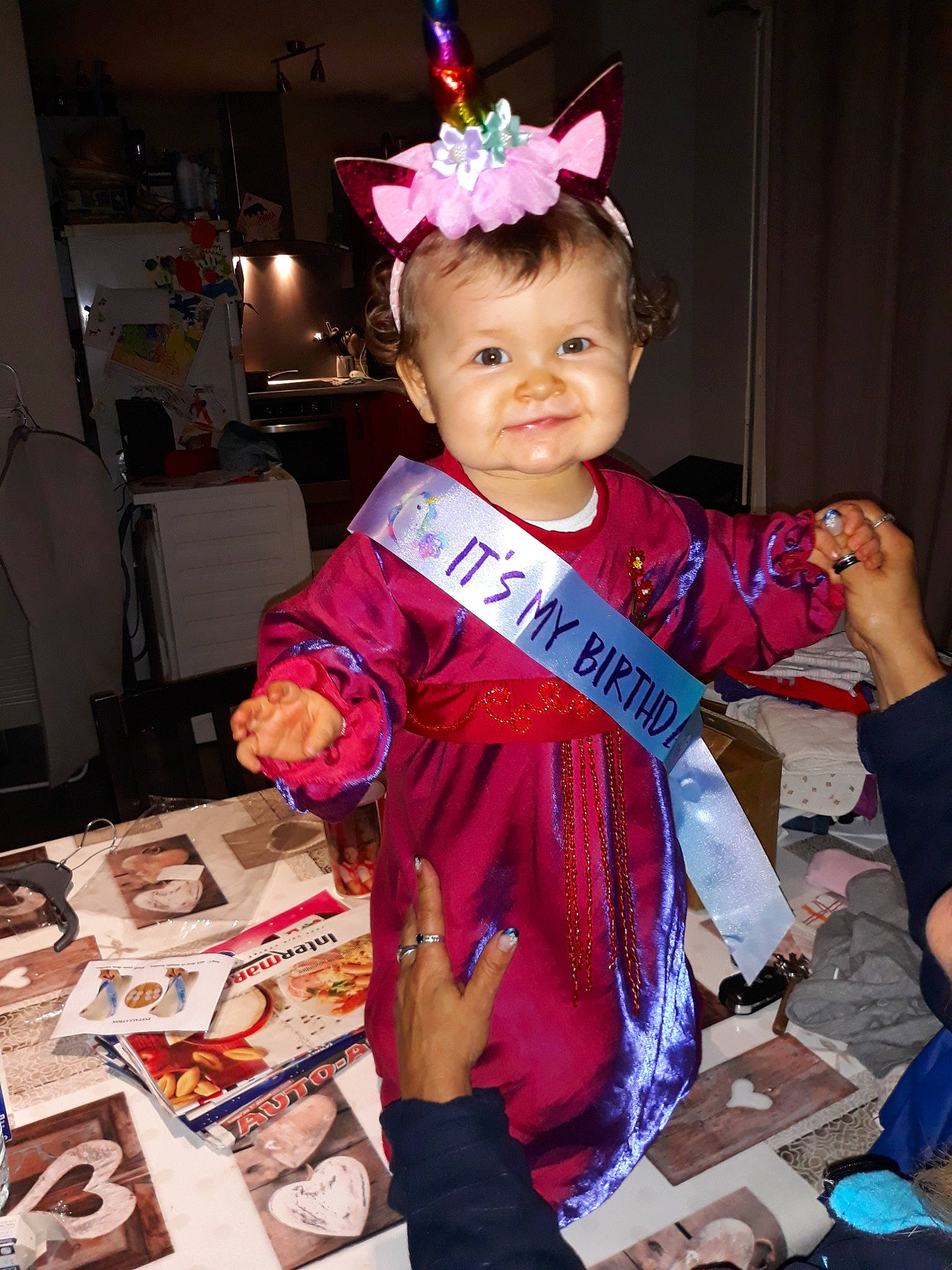 Éléna participe au concours pour gagner de l'argent avec cette photo : child, costume, event, fun, joy, person, pink, product