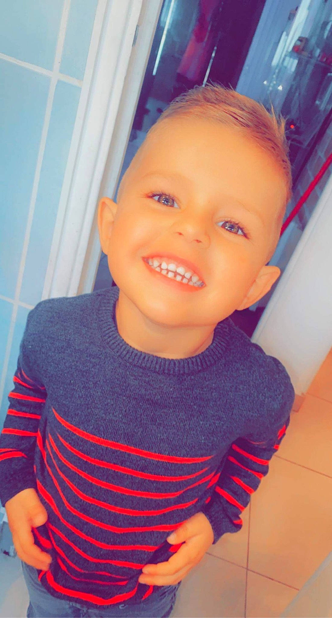 Logan a rejoint le concours — aidez-le/la à gagner de superbes lots ! arm, baby_toddler_clothing, blue, cheek, chin, eyebrow, finger, happy, head, iris, joint, joy, lip, mouth, nose, person, pink, product, purple, skin