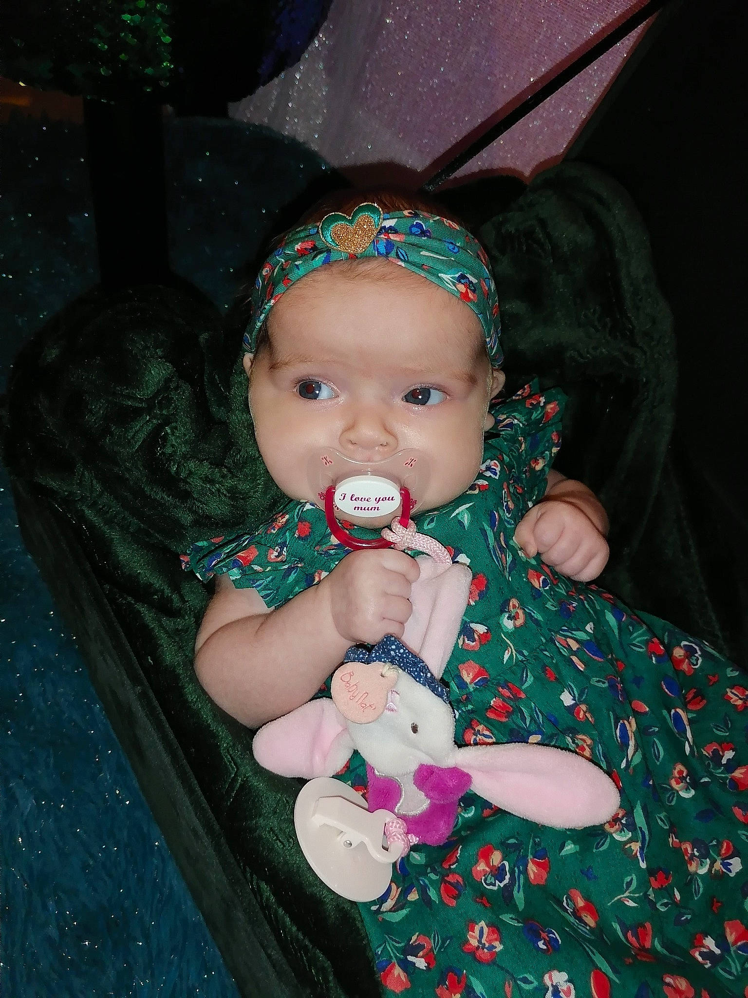 Clémence a rejoint le concours — aidez-le/la à gagner de superbes lots ! baby, baby_products, baby_toddler_clothing, cheek, child, drinkware, event, eye, fun, hand, happy, headwear, human_body, iris, lip, mouth, nail, nose, person, pink