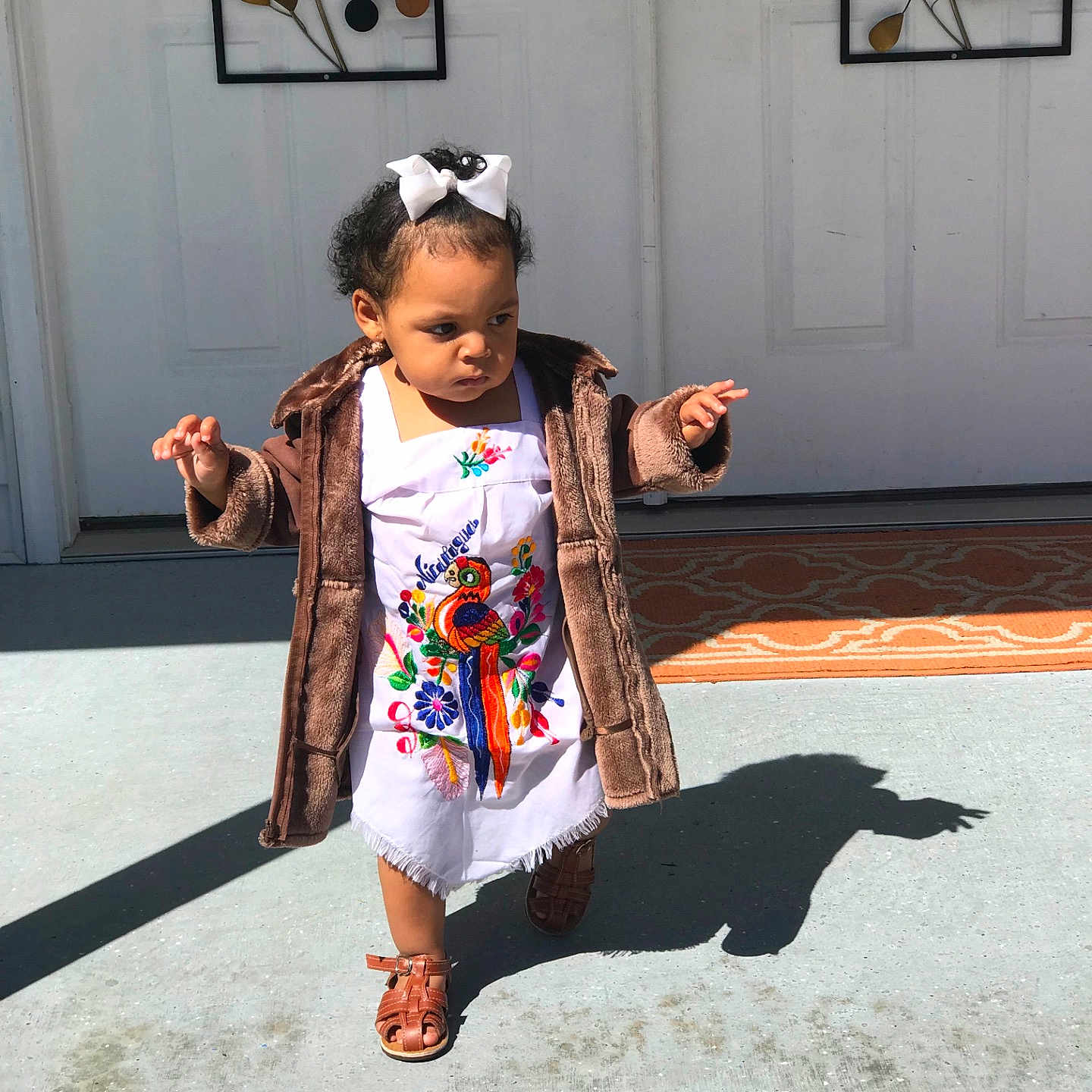 Izaura is registered to the contest to win money with this photo: art, recreation