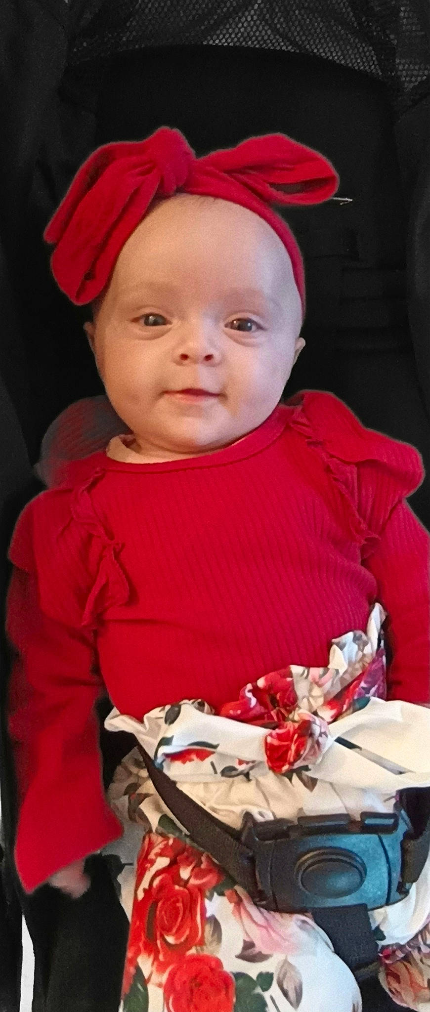 Giulia a rejoint le concours — aidez-le/la à gagner de superbes lots ! baby, baby_toddler_clothing, cap, cheek, child, eye, happy, hat, head, lip, organ, people, person, pink, red, skin, sleeve, smile, t_shirt, toddler