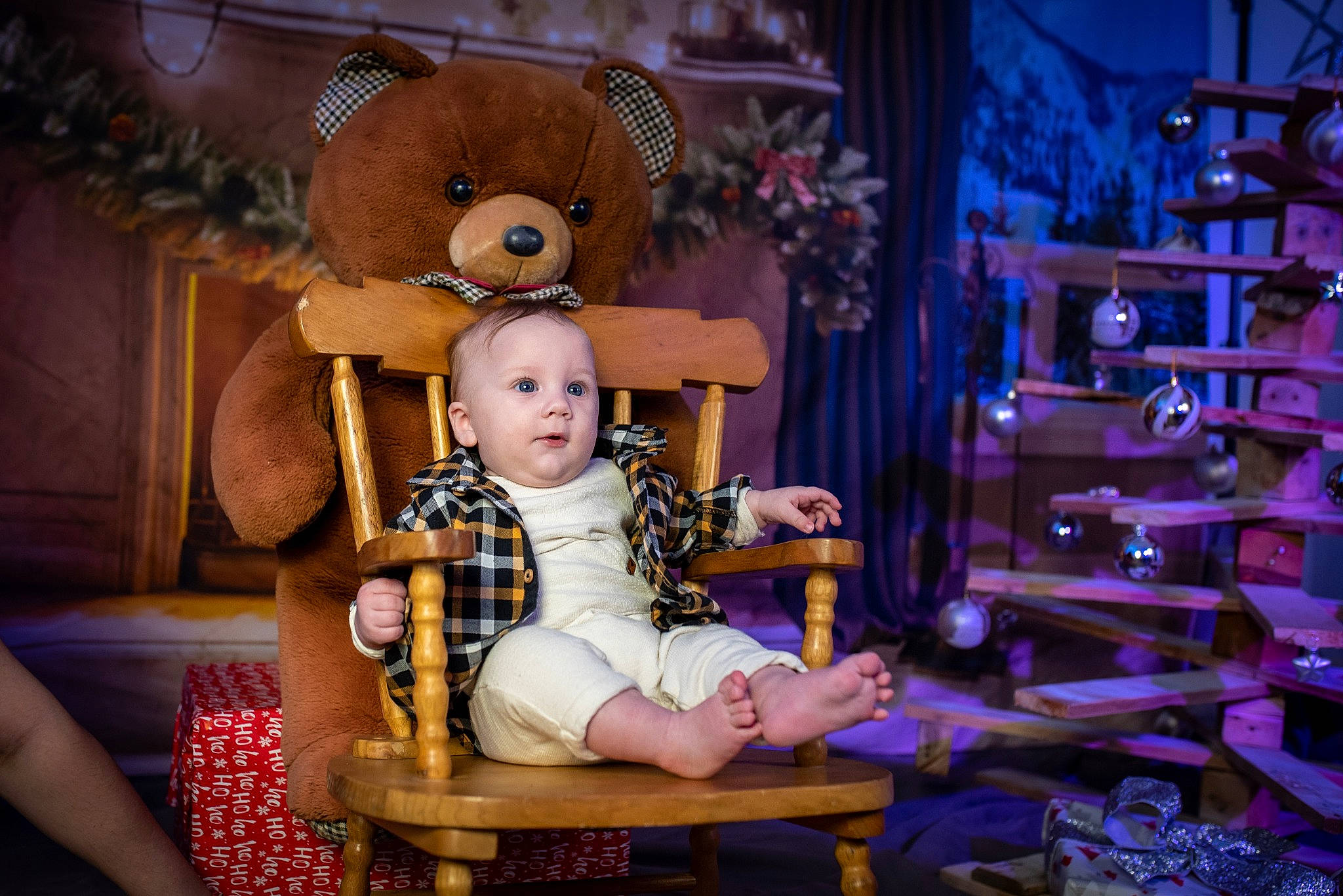 Tylio participe au concours pour gagner de l'argent avec cette photo : beauty, chair, couch, doll, event, fashion, fawn, fun, fur, furniture, interior_design, person, pink, plush, purple, room, sitting, stuffed_toy, teddy_bear, toy