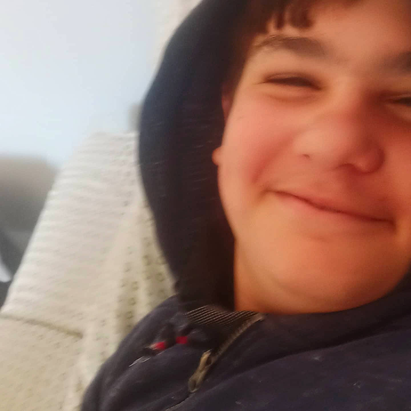 Cedric participe au concours pour gagner de l'argent avec cette photo : cheek, chin, comfort, cool, ear, eyebrow, eyelash, eyewear, forehead, fun, fur, gesture, happy, jaw, joy, lip, neck, nose, person, selfie